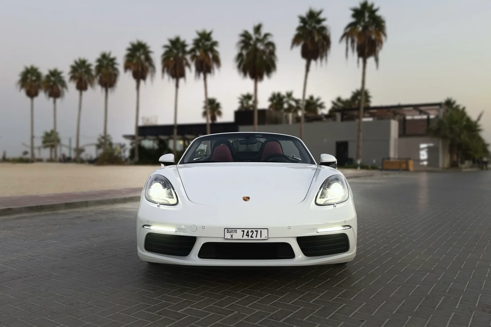 Alquiler Porsche Boxster  Blanco 2024 en Dubái - 2 