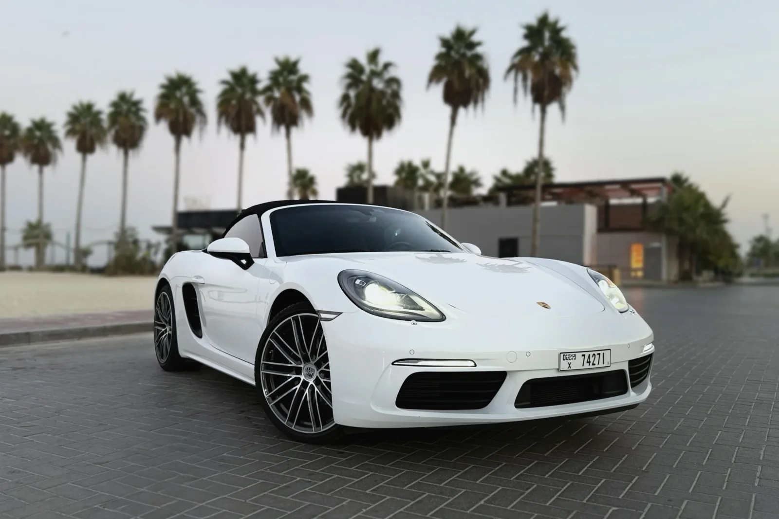 Alquiler Porsche Boxster  Blanco 2024 en Dubái - 13 