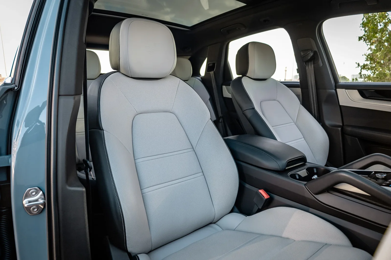 Аренда Porsche Cayenne  Серый 2024 в Дубае - 5 