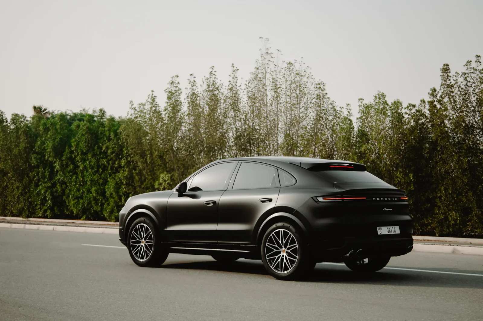 Аренда Porsche Cayenne Coupe  Черный 2024 в Дубае - 10 