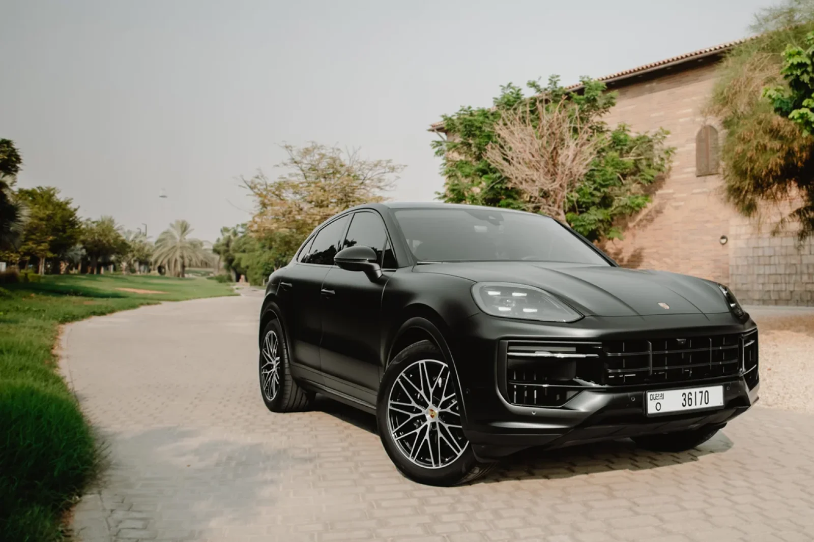 Аренда Porsche Cayenne Coupe  Черный 2024 в Дубае - 2 