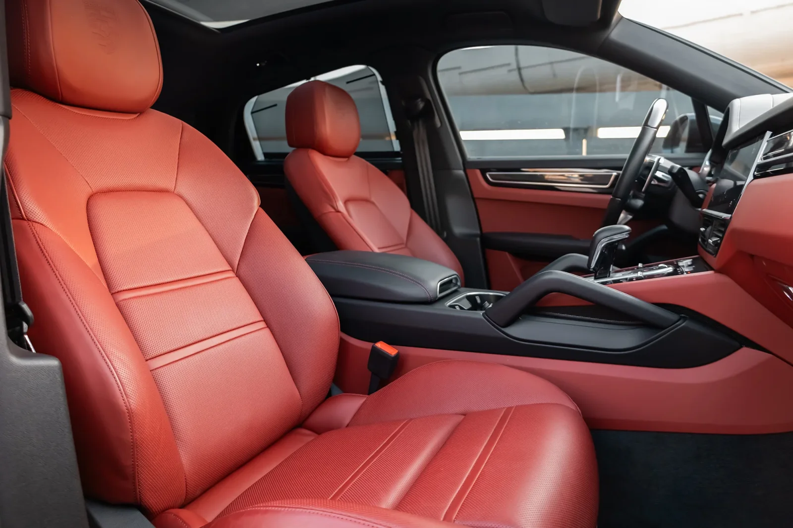 Loyer Porsche Cayenne  Gris 2023 en Dubai - 6 