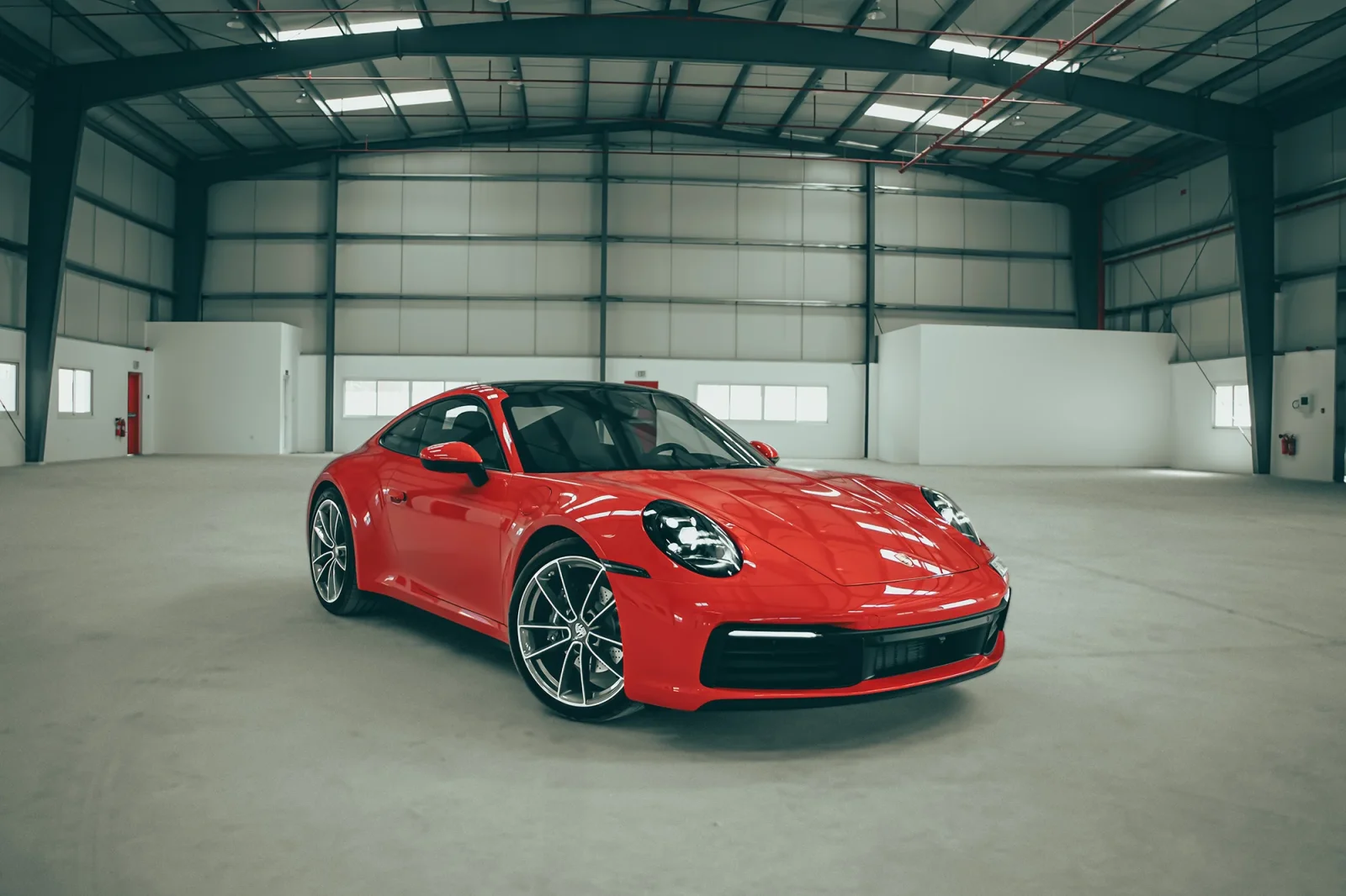 Alquiler Porsche 911 Carrera Rojo 2024 en Dubái