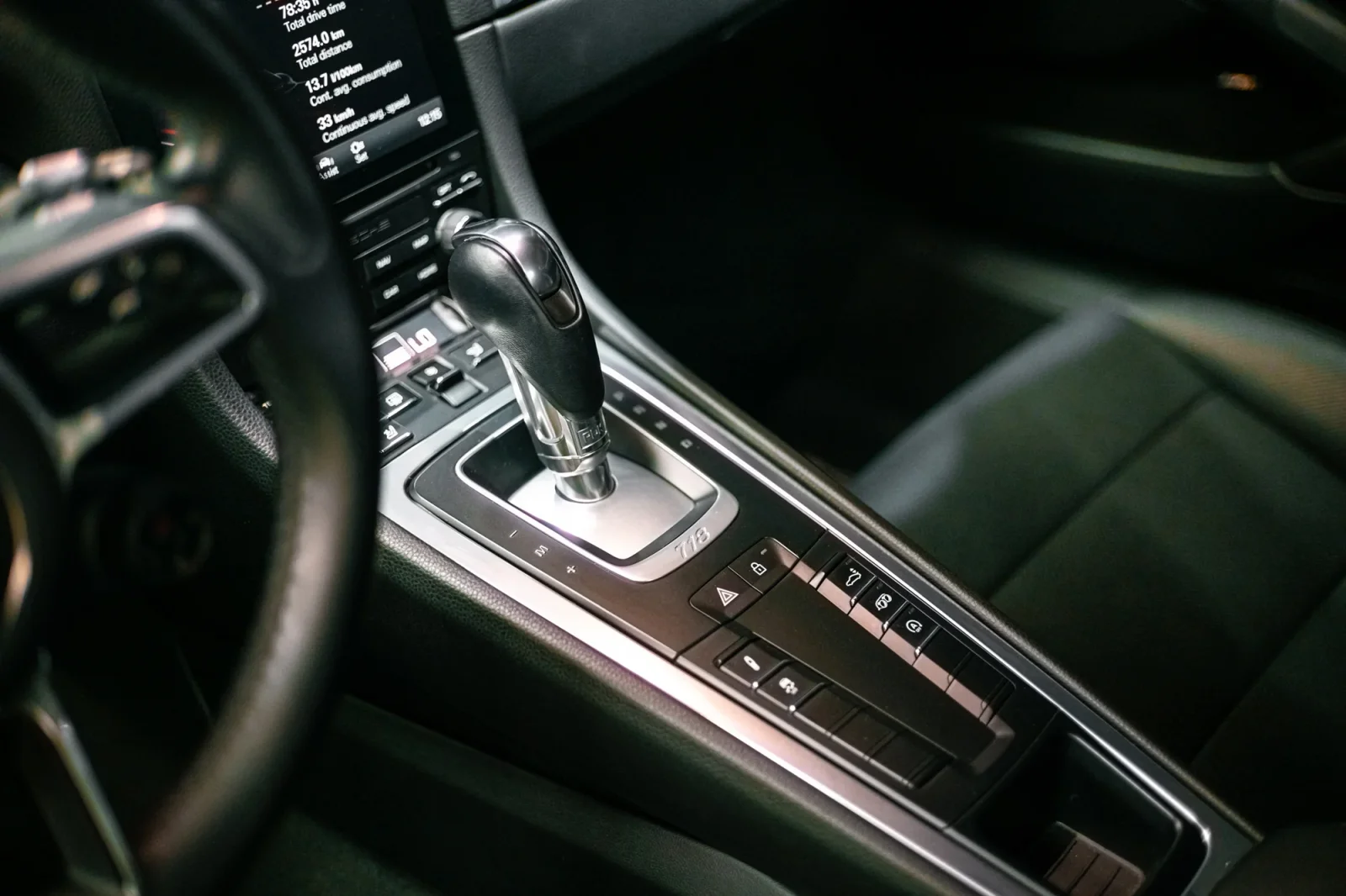 Huren Porsche Cayman S Wit 2022 in Dubai - 5 