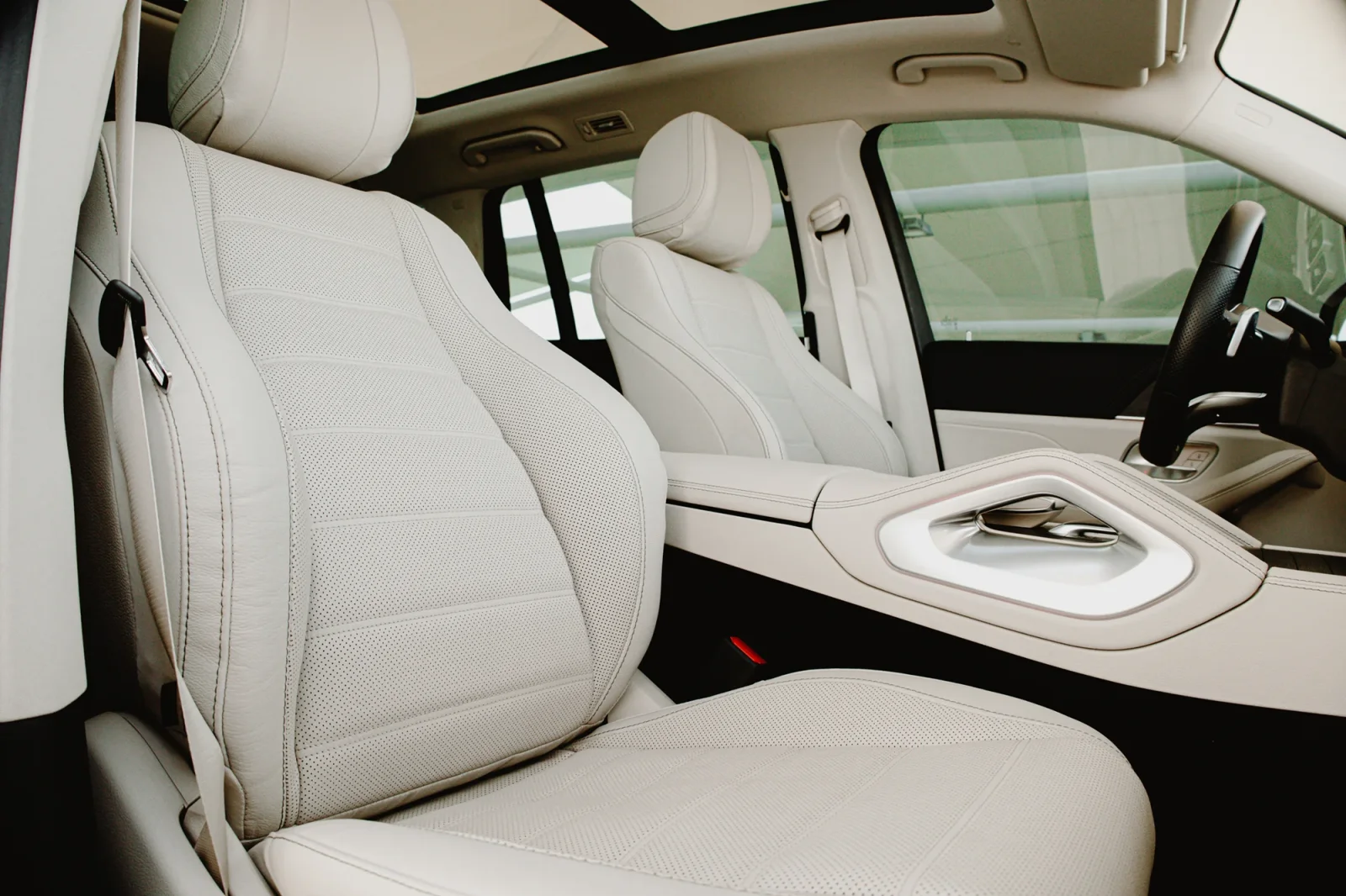 Huren Mercedes-Benz GLS-Class 450 Zwart 2023 in Dubai - 5 