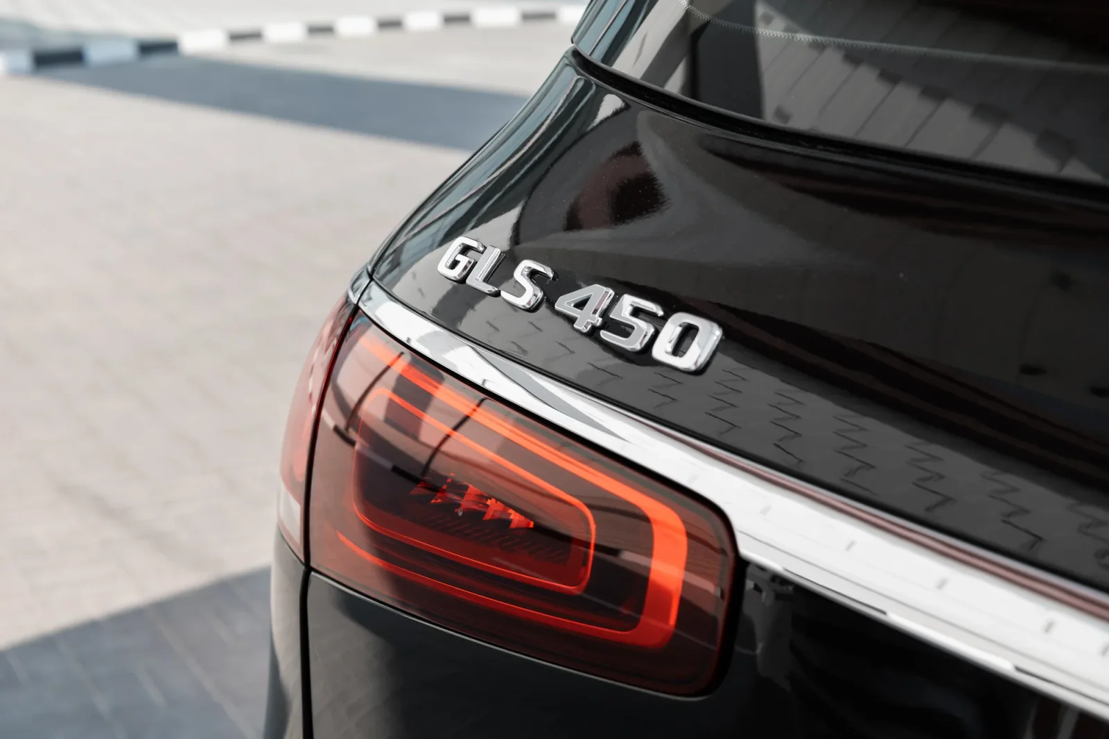 Huren Mercedes-Benz GLS-Class 450 Zwart 2023 in Dubai - 14 