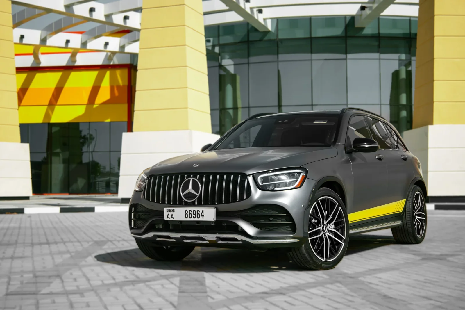 Аренда Mercedes-Benz GLC 43 AMG Серый 2022 в Дубае - 8 
