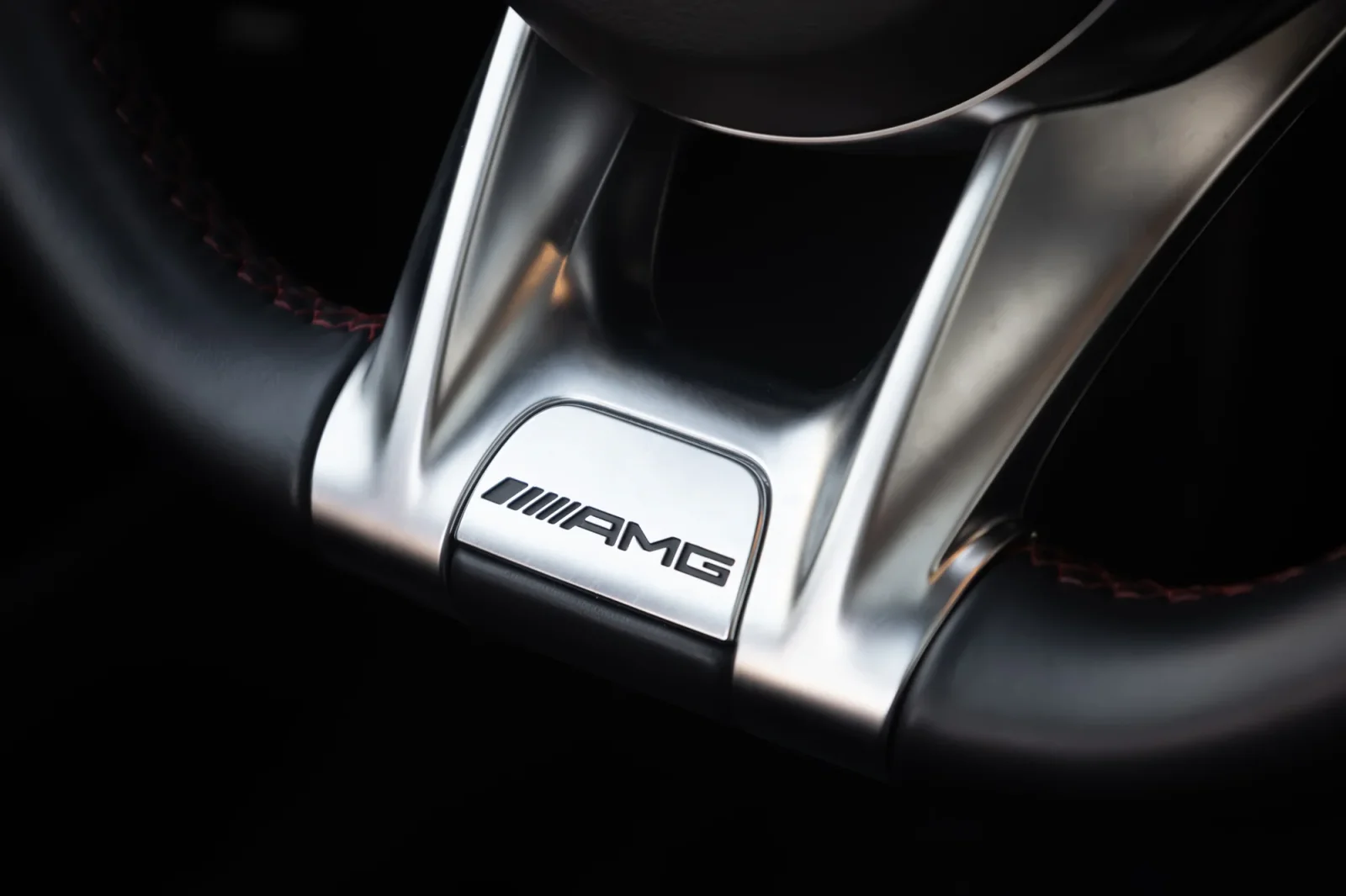 Аренда Mercedes-Benz GLC 43 AMG Серый 2022 в Дубае - 6 