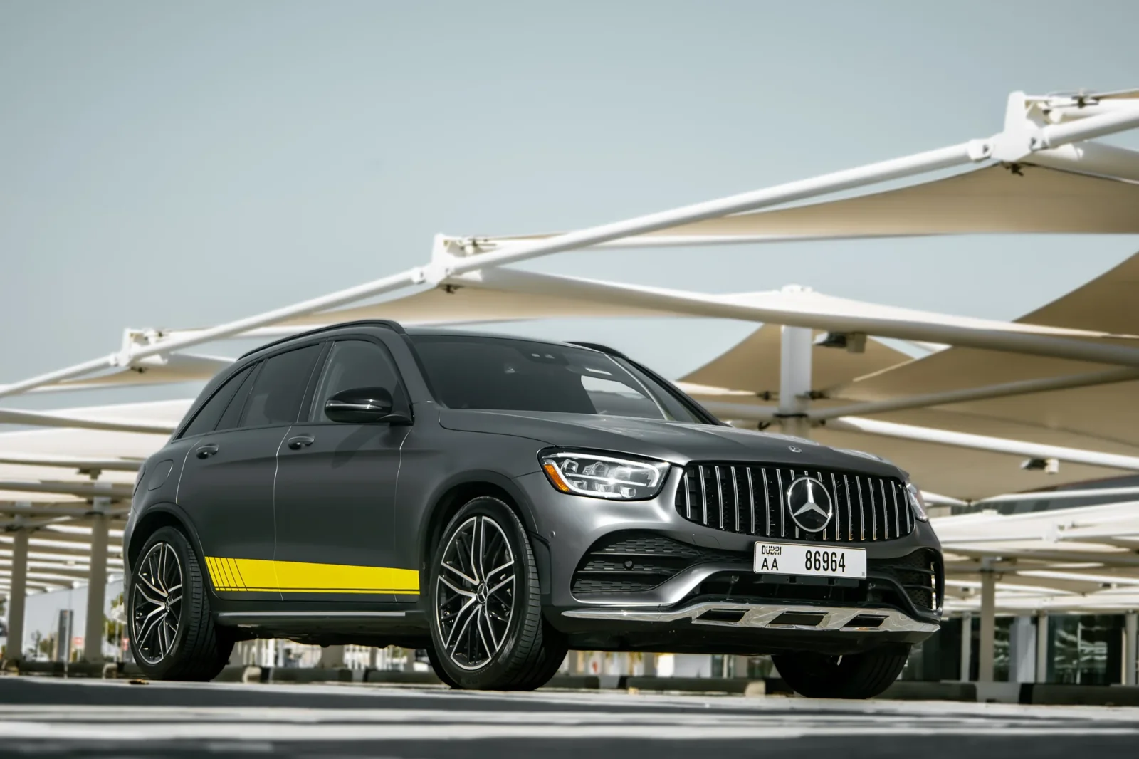 Аренда Mercedes-Benz GLC 43 AMG Серый 2022 в Дубае - 10 
