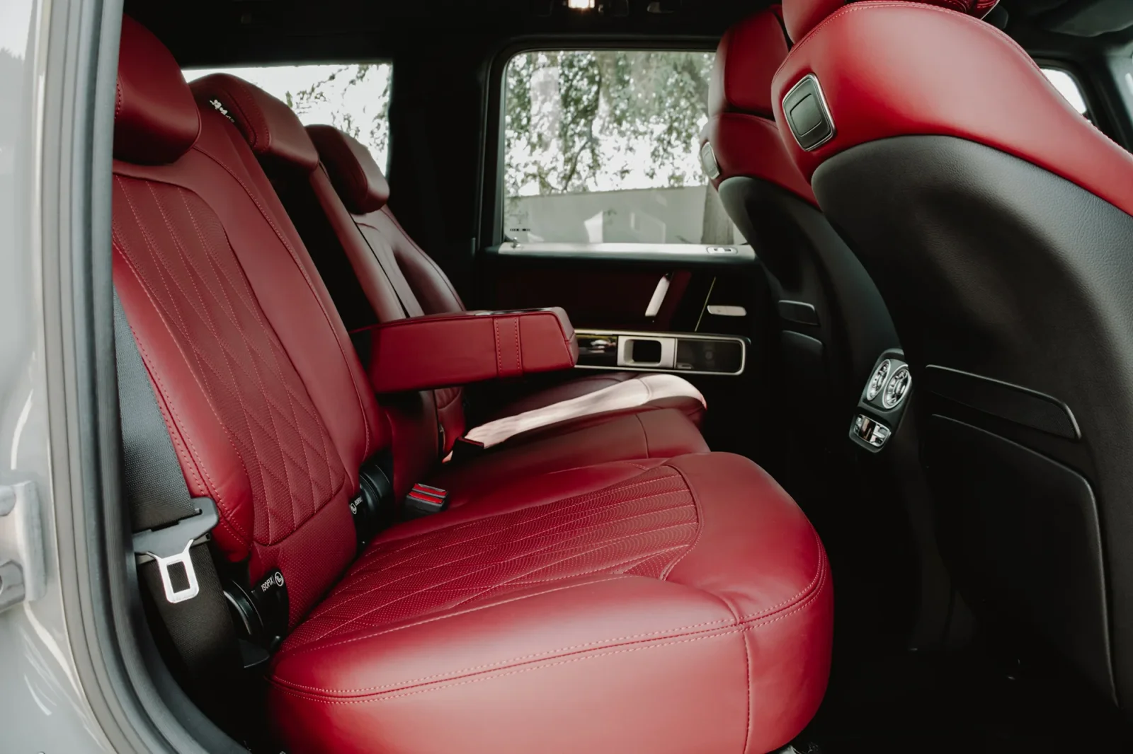 Huren Mercedes-Benz G-Class 63 AMG Grijs 2022 in Dubai - 6 