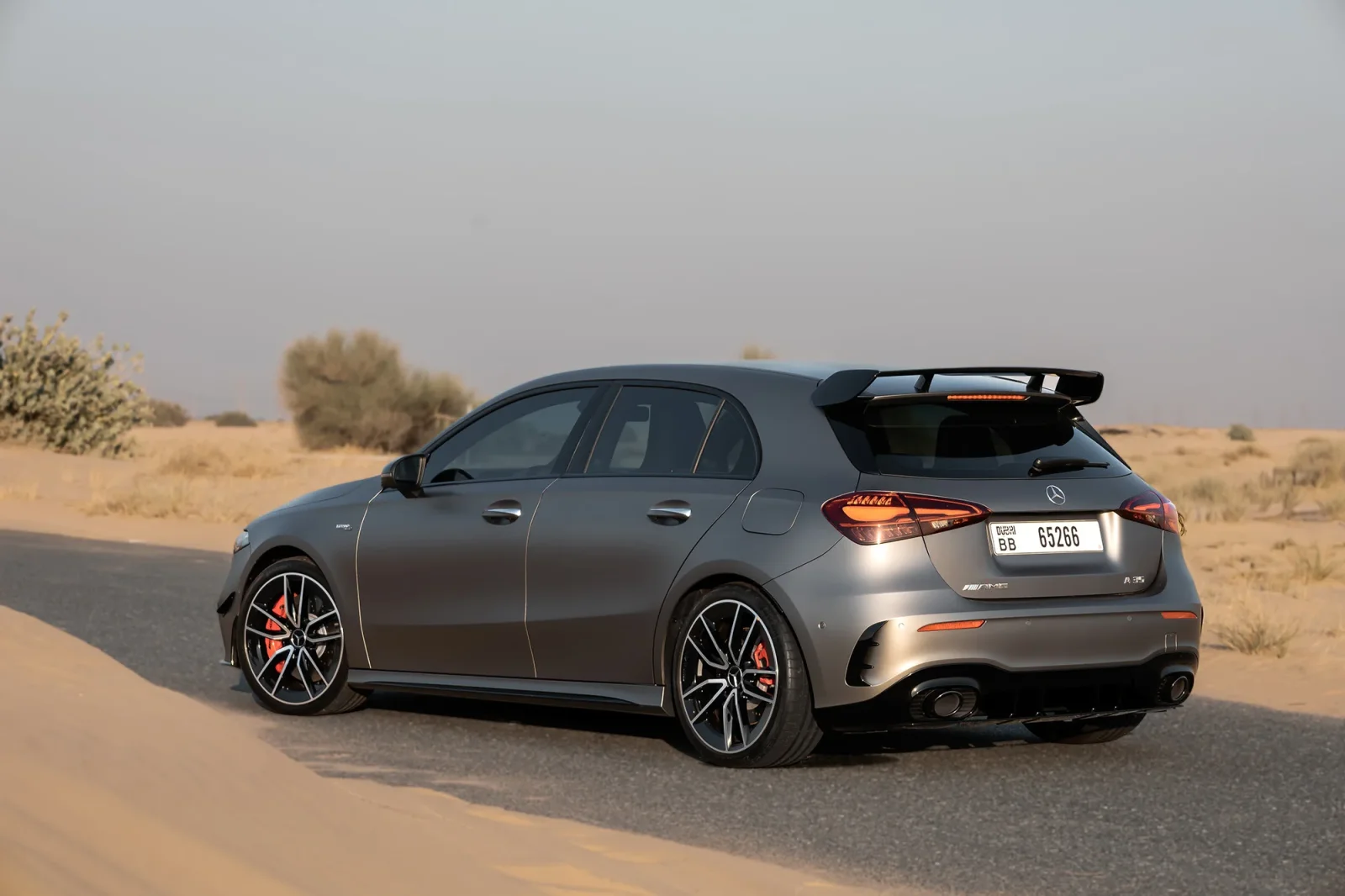 Miete Mercedes-Benz A-Class 35 AMG  Grau 2024 in der Dubai - 6 