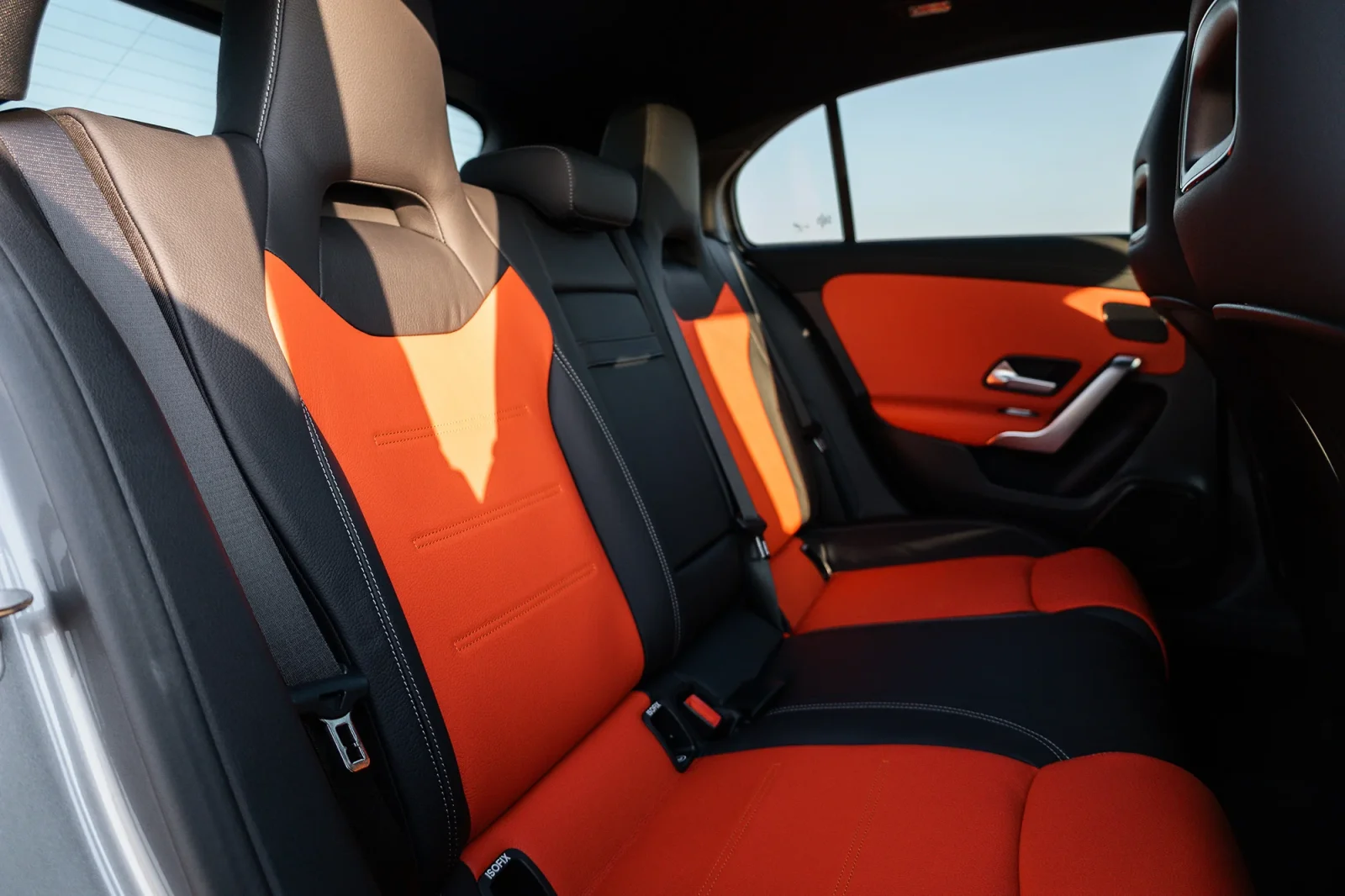 Miete Mercedes-Benz A-Class 35 AMG  Grau 2024 in der Dubai - 5 