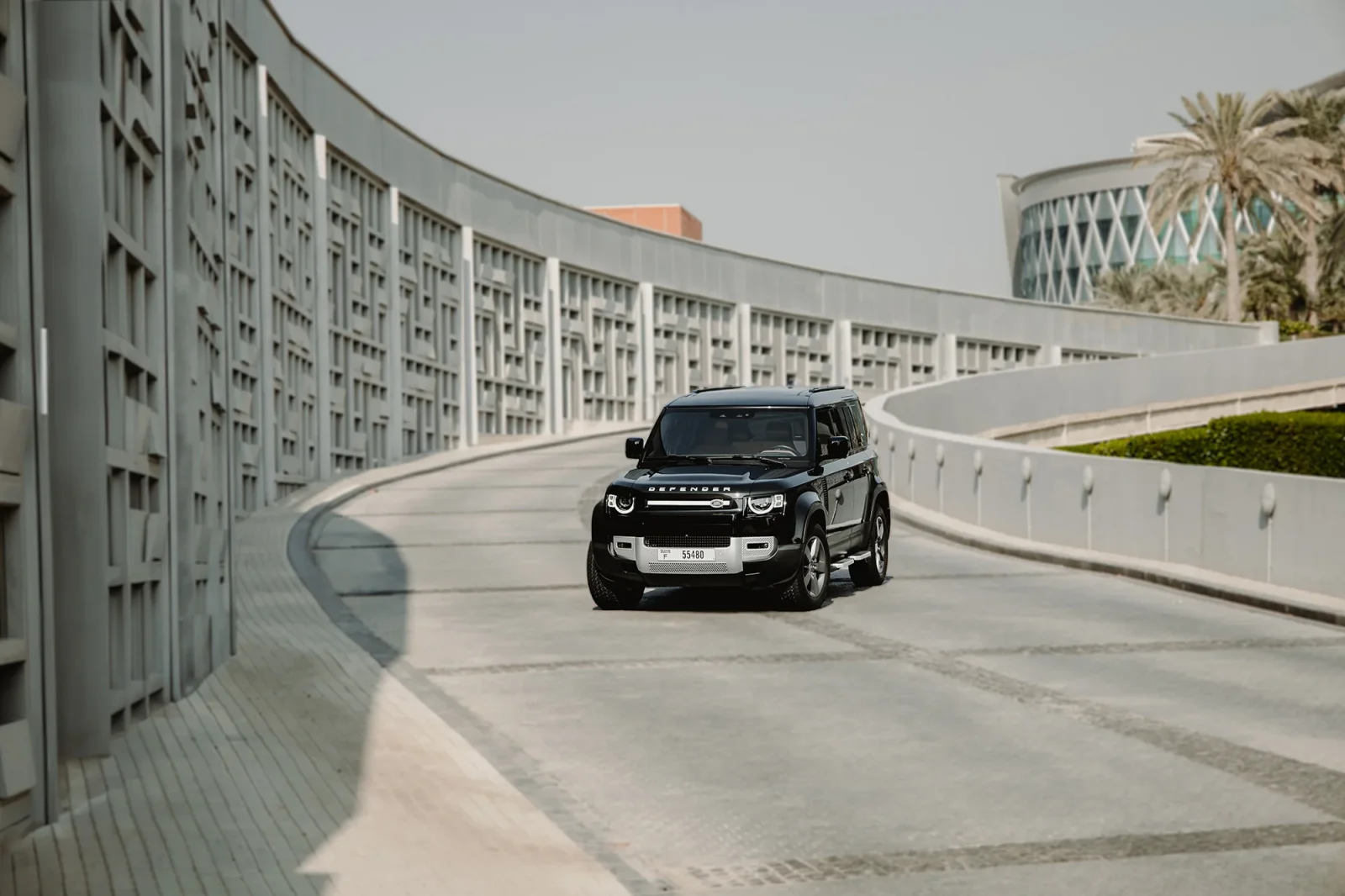 Huren Land Rover Defender  Zwart 2024 in Dubai - 14 