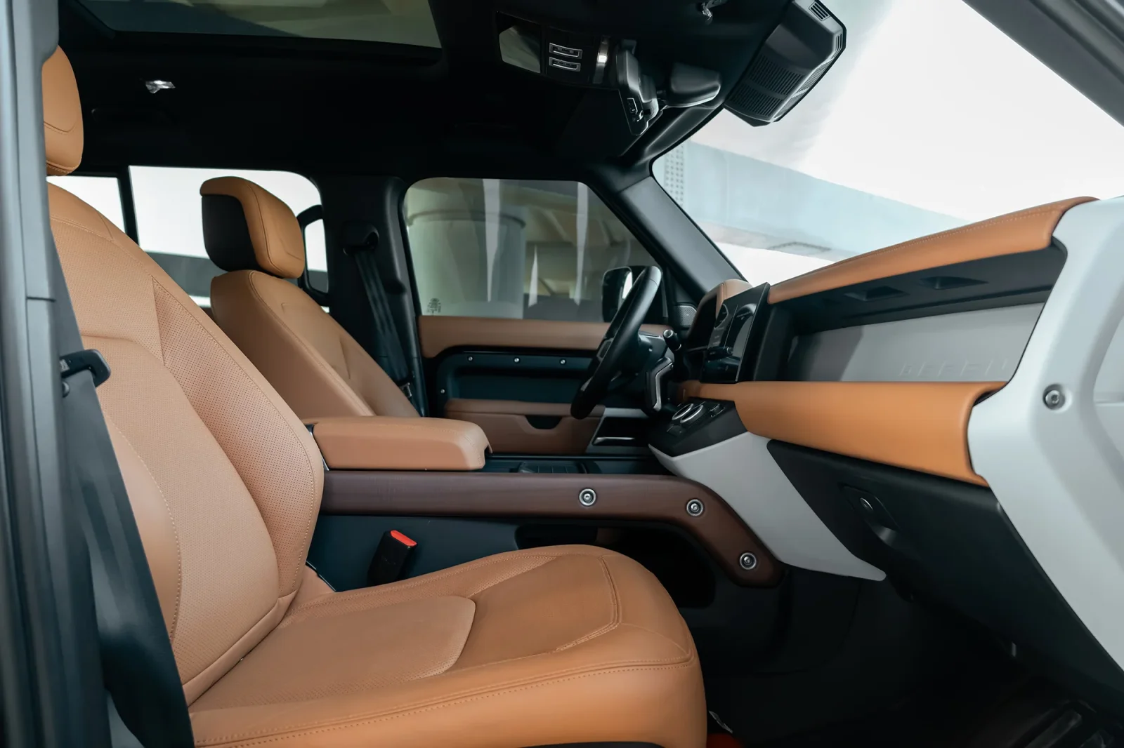 Huren Land Rover Defender  Zwart 2024 in Dubai - 5 