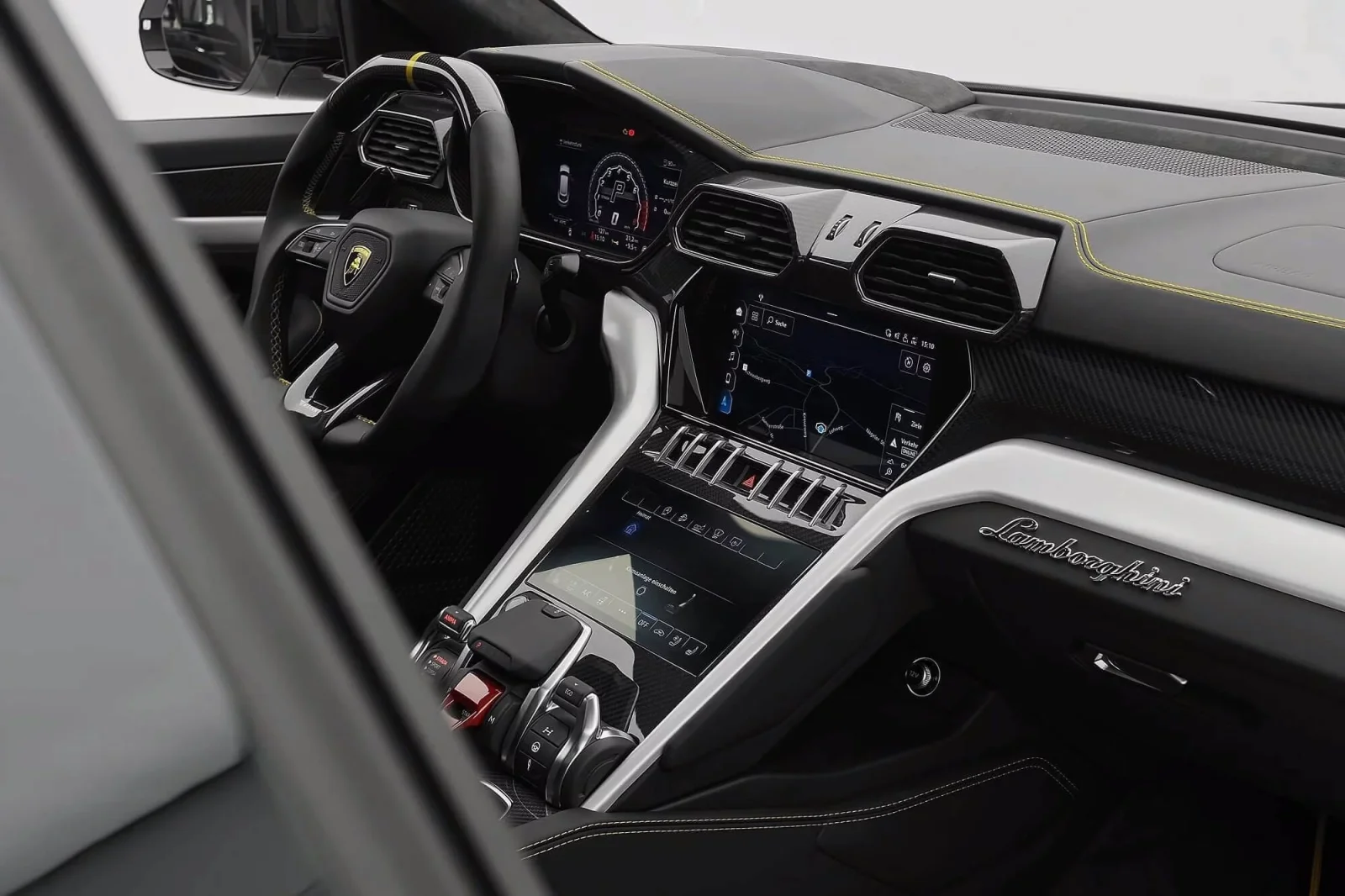 Alquiler Lamborghini Urus  Gris 2022 en Dubái - 6 