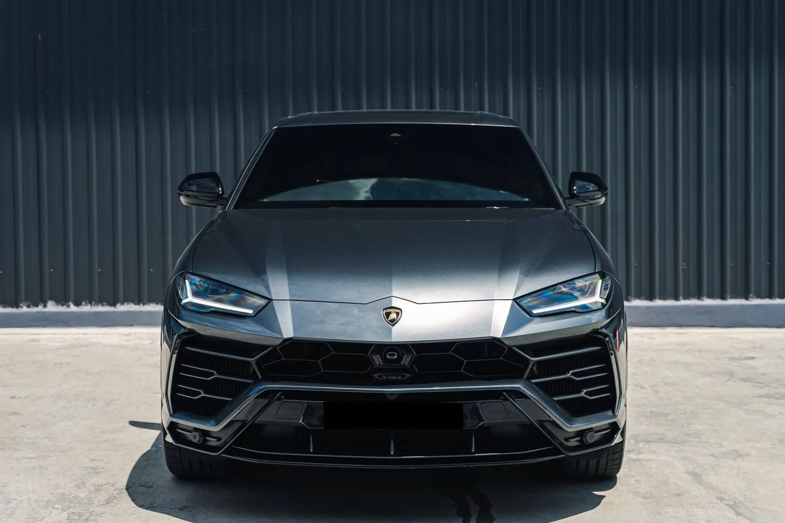 Alquiler Lamborghini Urus  Gris 2022 en Dubái - 1 