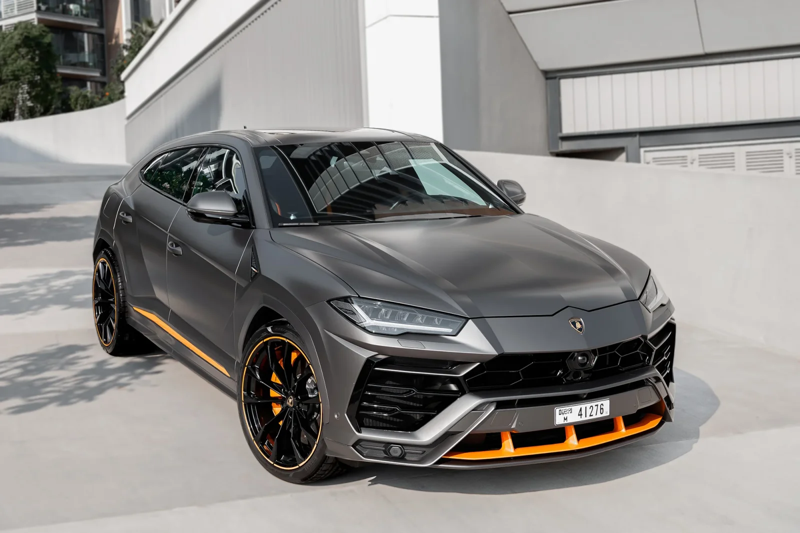 Miete Lamborghini Urus  Grau 2022 in der Dubai