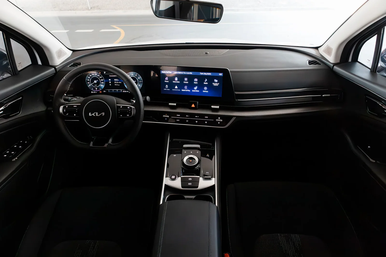 Kiralık Kia Sportage  Beyaz 2025 içinde Dubai - 3 