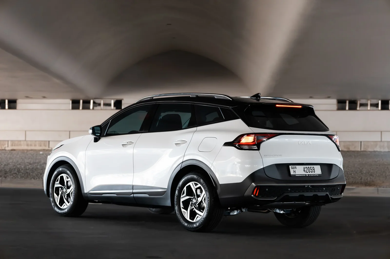 Kiralık Kia Sportage  Beyaz 2025 içinde Dubai - 10 