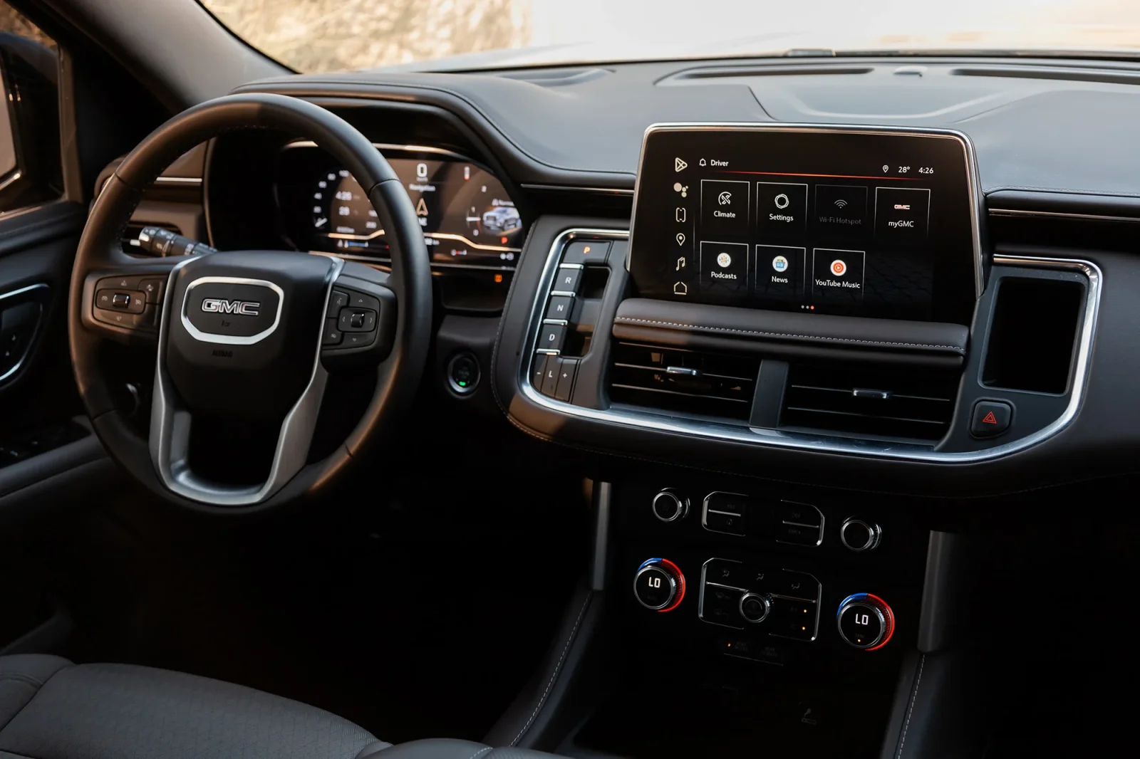 Alquiler GMC Yukon  Negro 2023 en Dubái - 4 