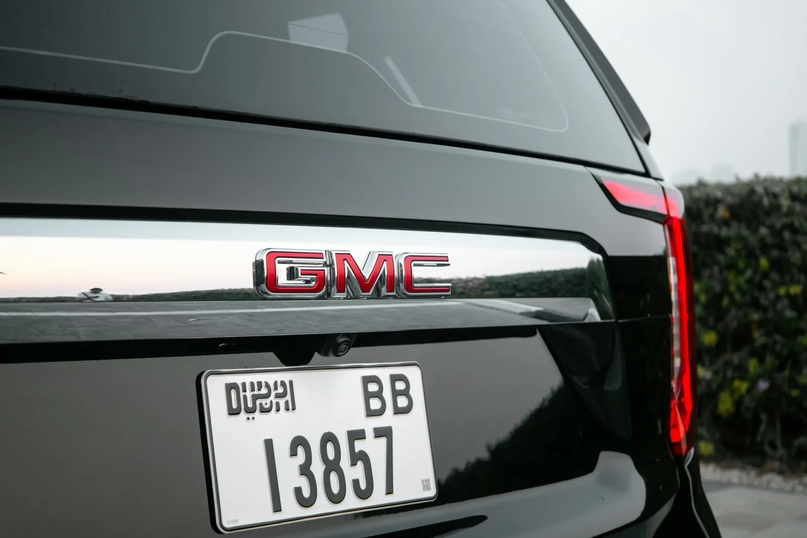 Alquiler GMC Yukon  Negro 2023 en Dubái - 14 