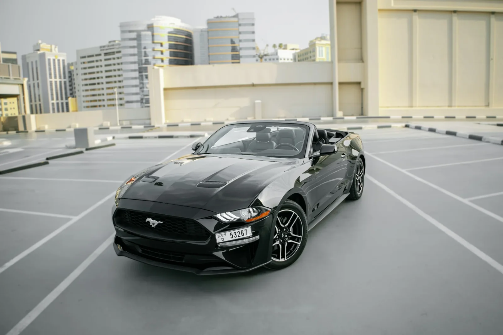 Huren Ford Mustang  Zwart 2022 in Dubai - 12 