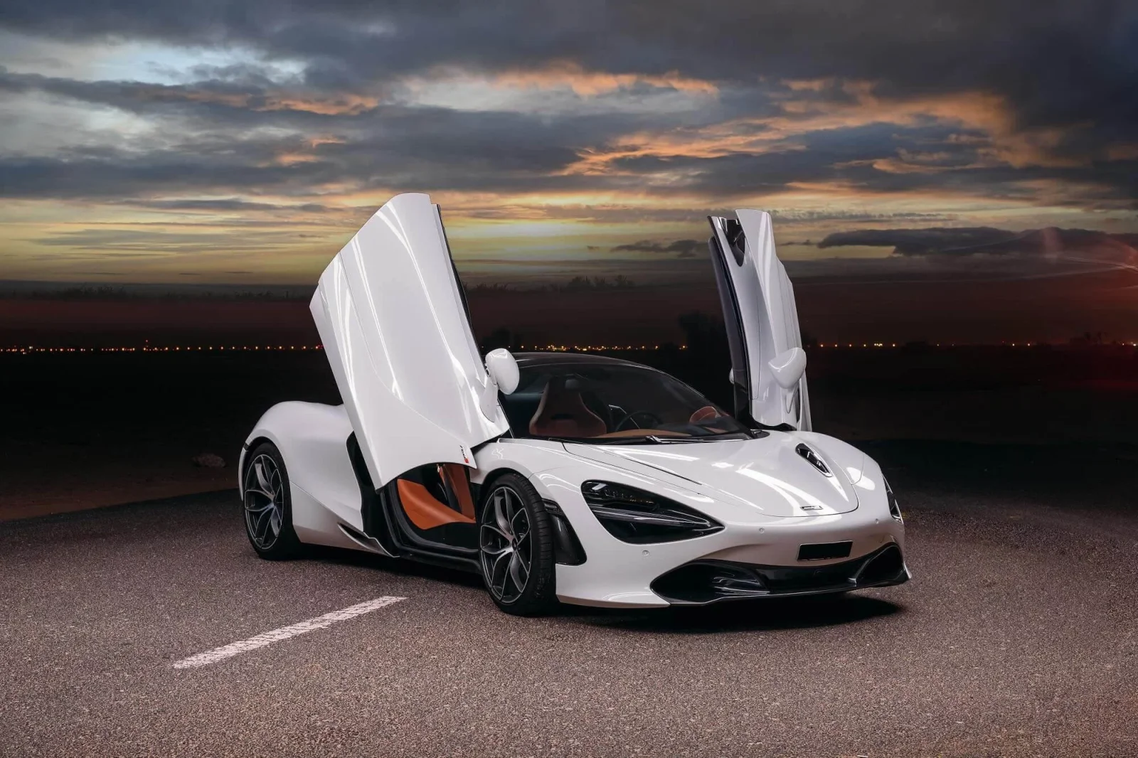 Kiralık McLaren 720S  Beyaz 2021 içinde Dubai