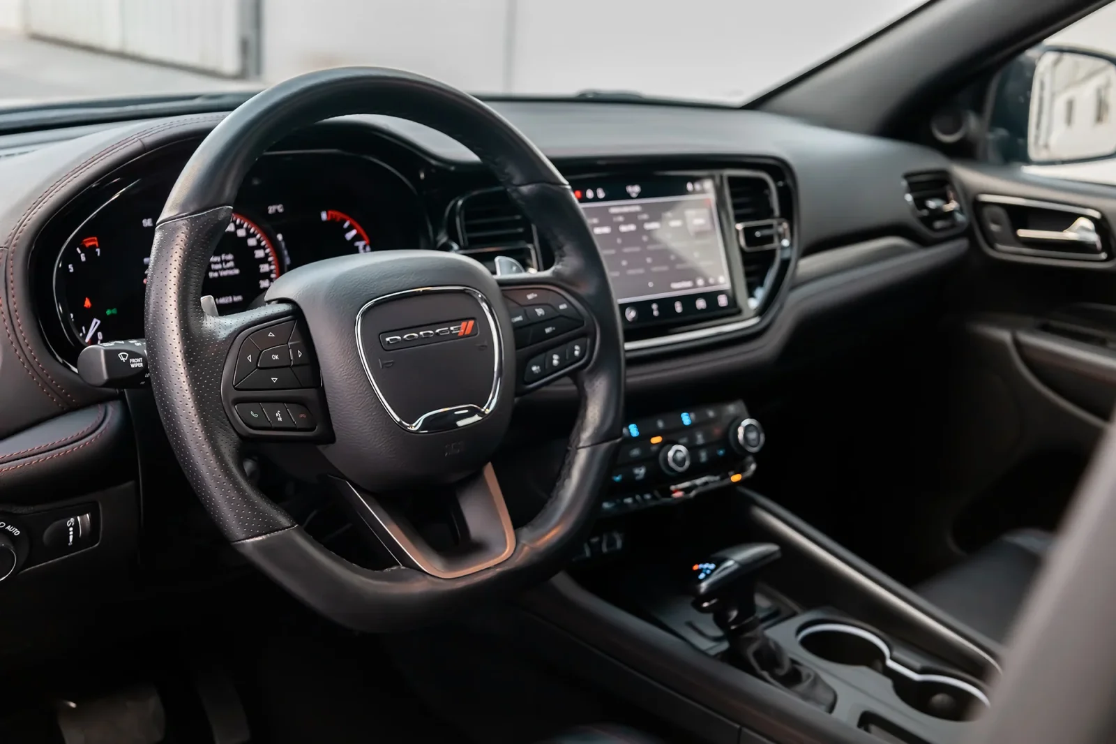 Loyer Dodge Durango  Gris 2023 en Dubai - 4 