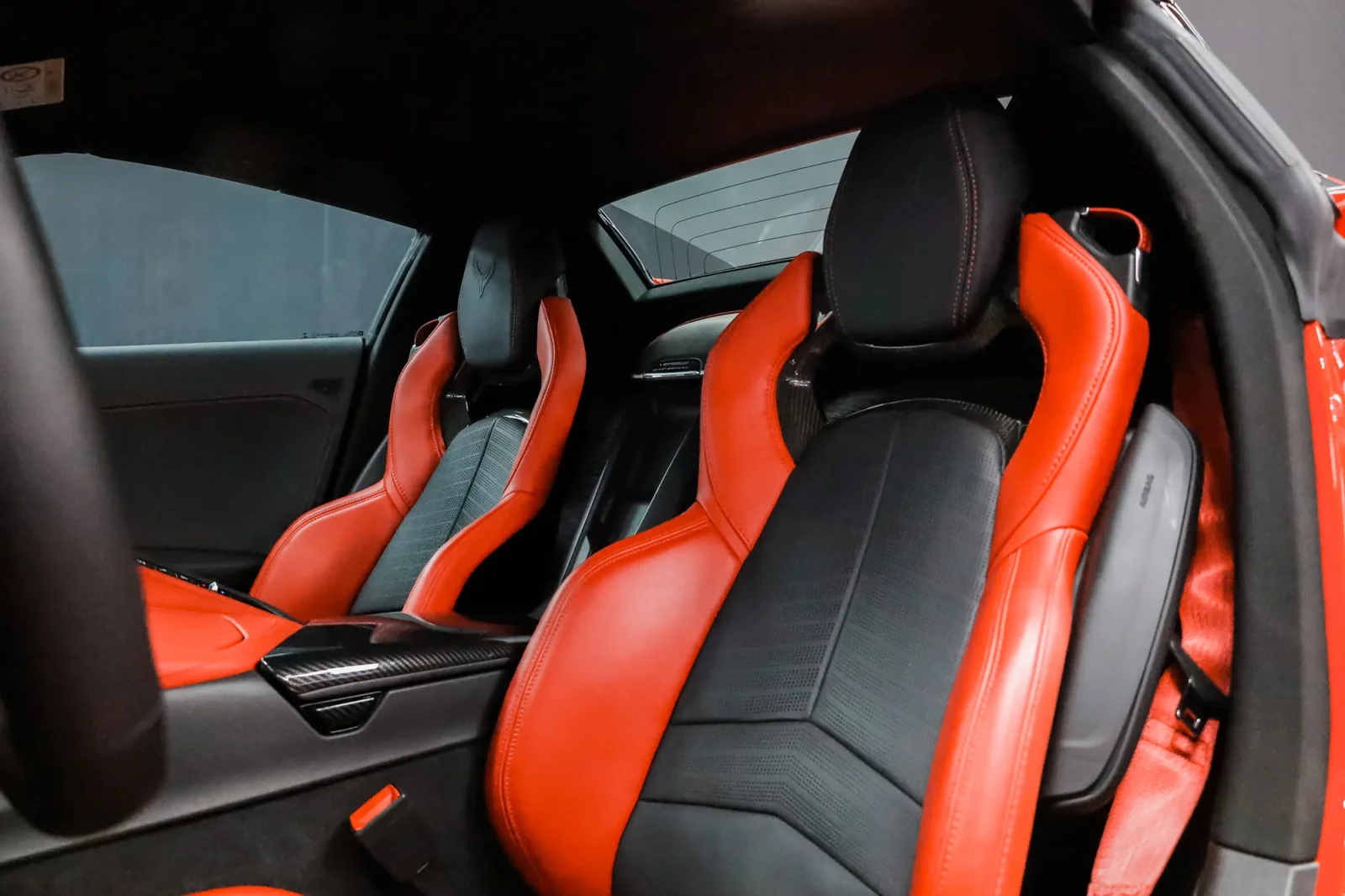 Miete Chevrolet Corvette  Rot 2022 in der Dubai - 5 