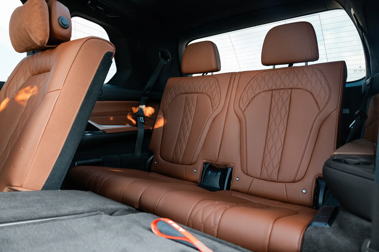 Kiralık BMW X7 New Gen Siyah 2023 içinde Dubai - 7 