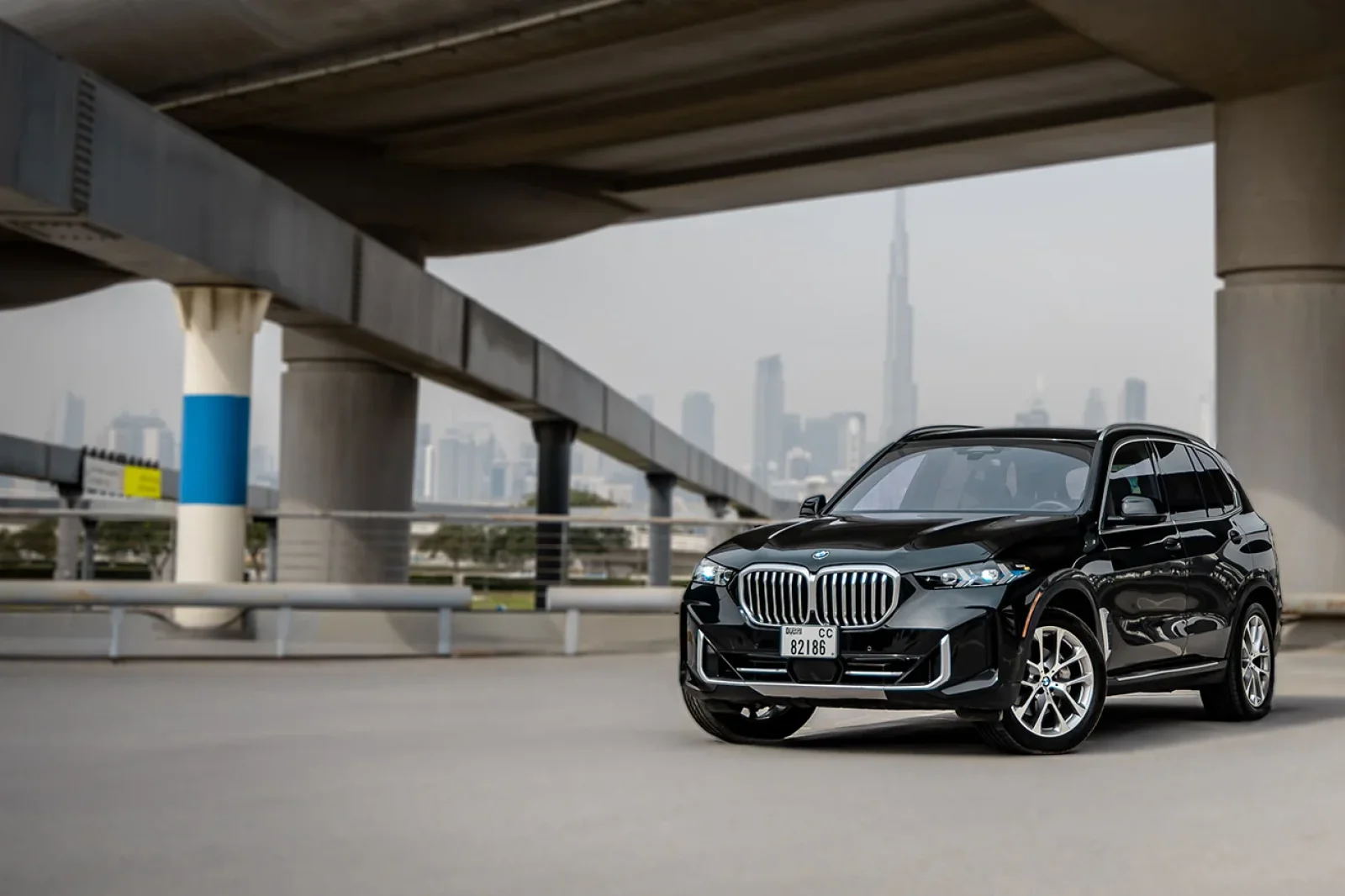 Kiralık BMW X5  Siyah 2024 içinde Dubai - 2 