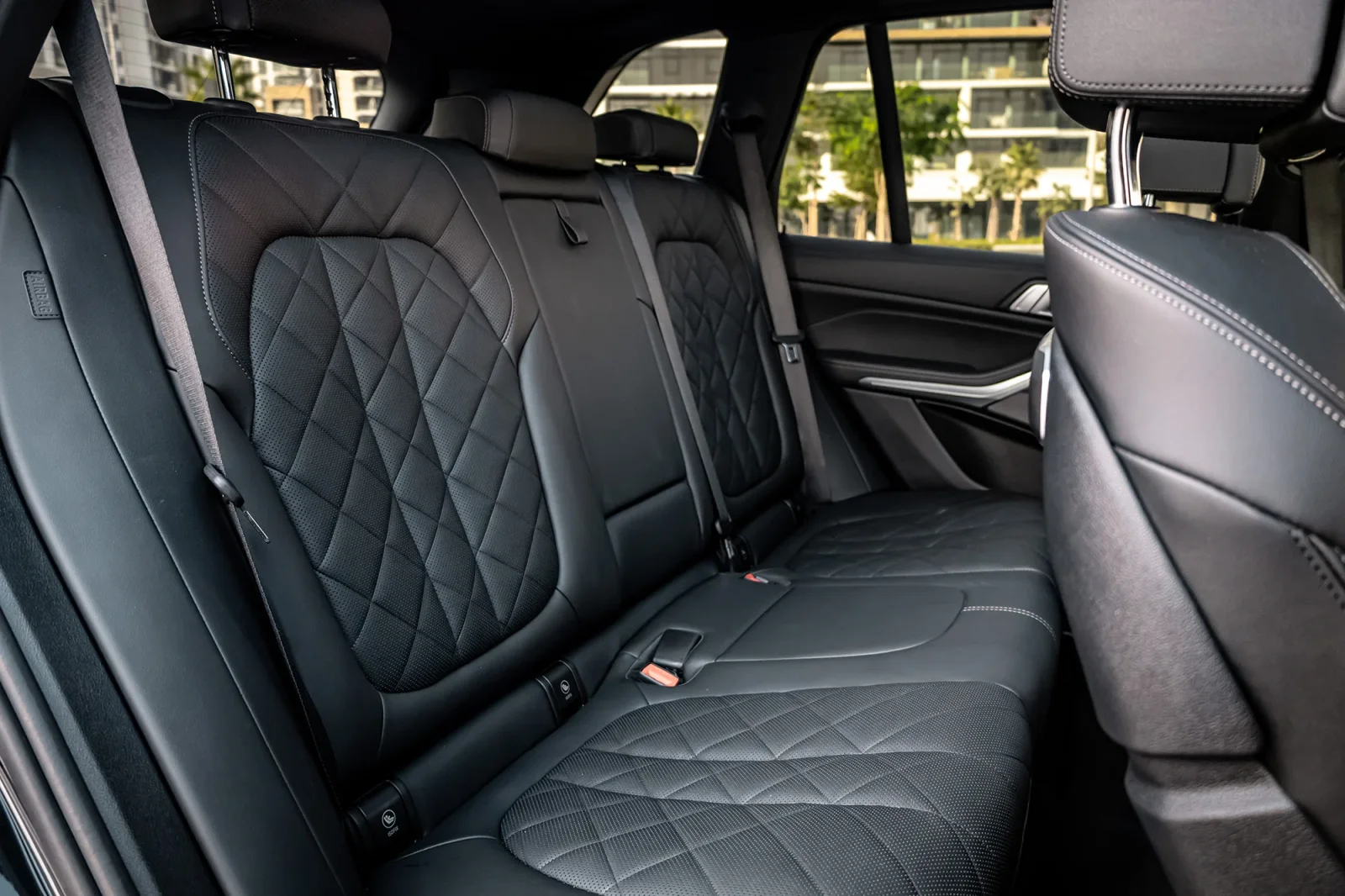 Kiralık BMW X5  Siyah 2024 içinde Dubai - 5 