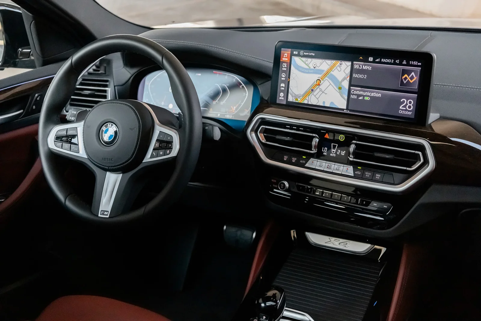 Kiralık BMW X4  Siyah 2024 içinde Dubai - 3 