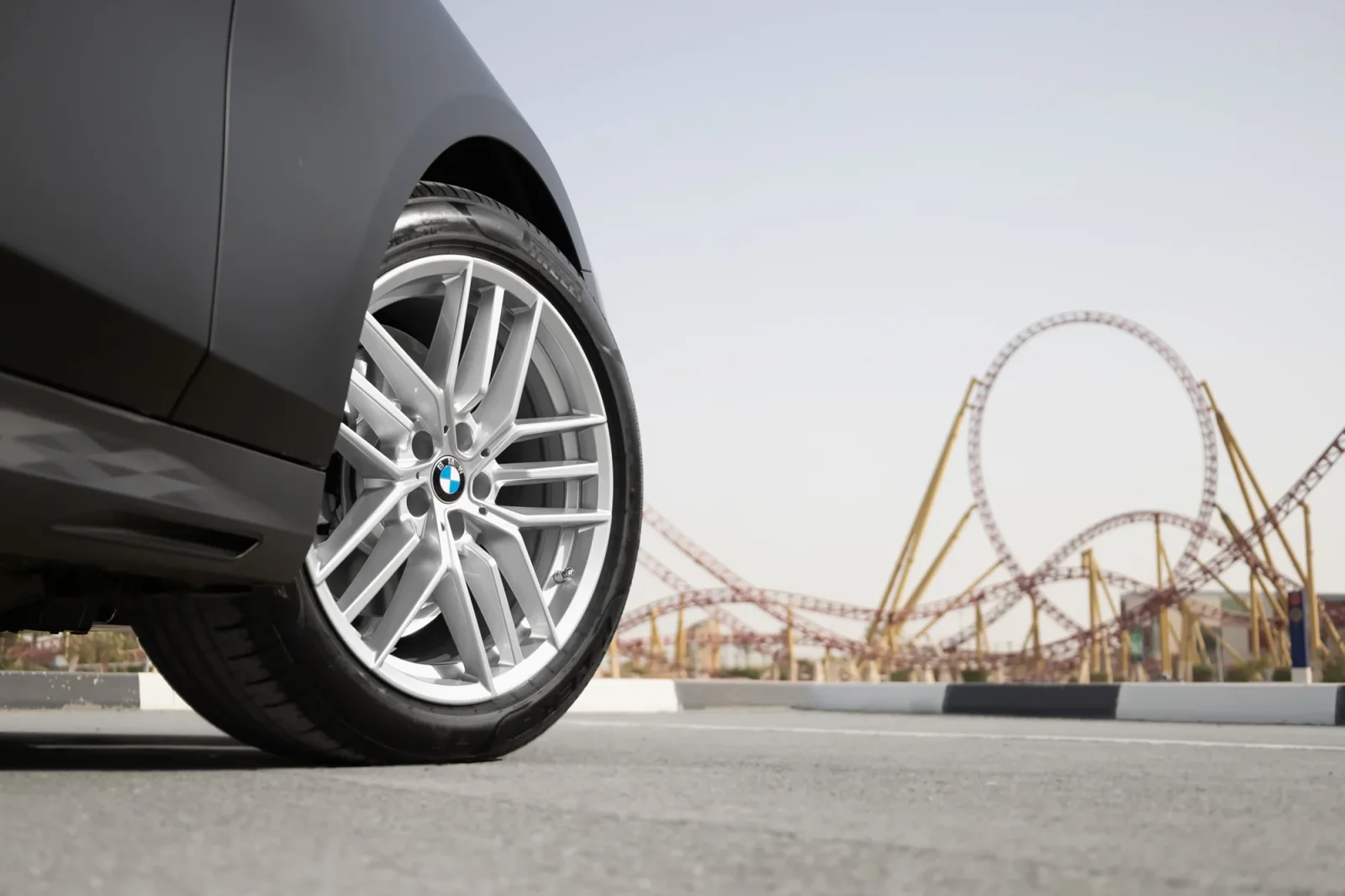 Kiralık BMW 5-Series 520 New Gen Siyah 2024 içinde Dubai - 14 