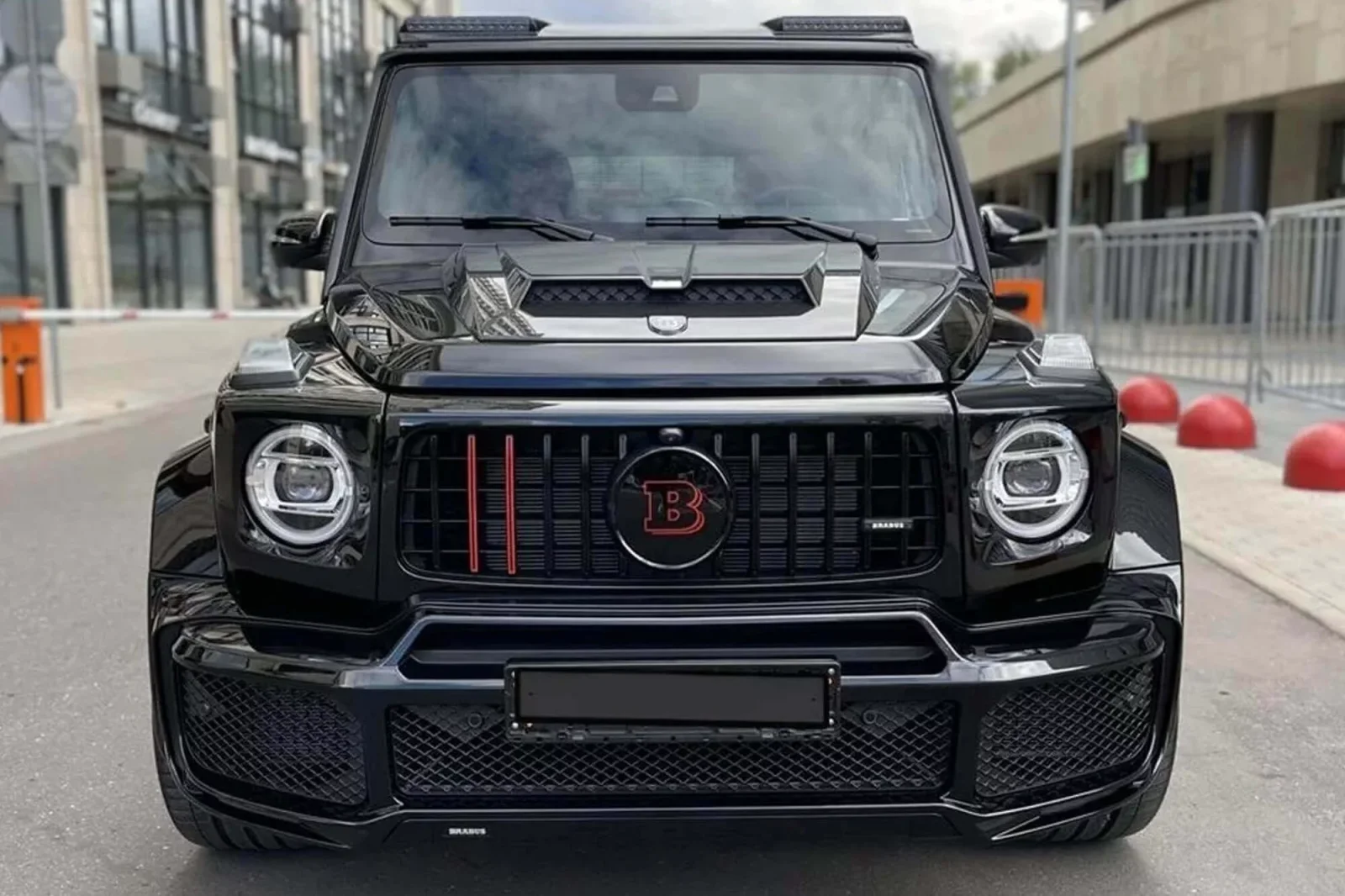 Huren Mercedes-Benz G-Class G63 AMG Brabus 800 Zwart 2022 in Dubai - 2 