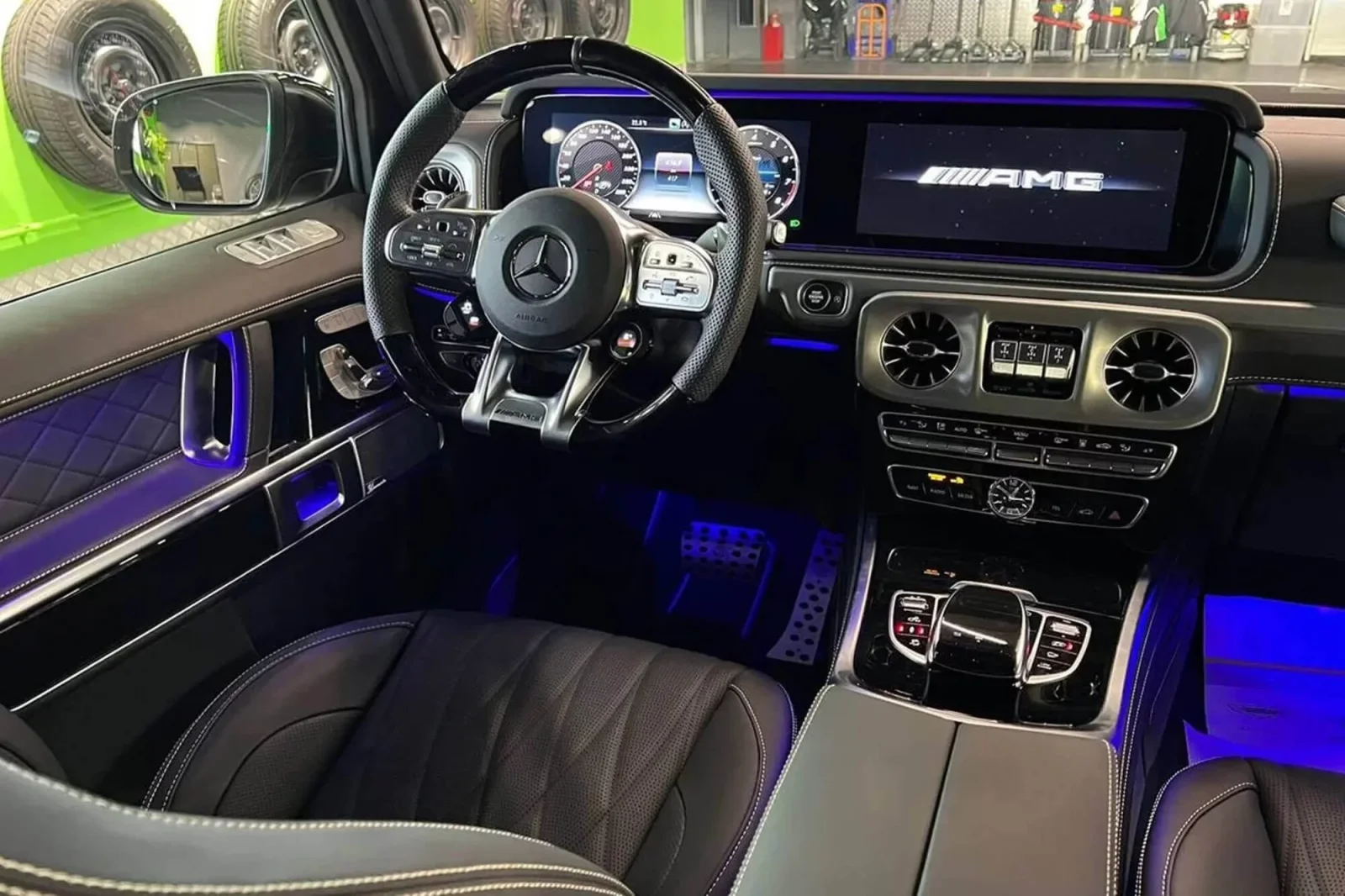 Huren Mercedes-Benz G-Class G63 AMG Brabus 800 Zwart 2022 in Dubai - 3 