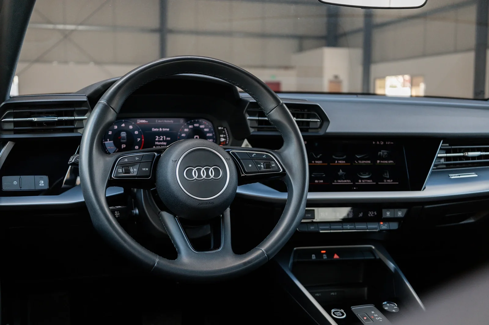 Affitto Audi A3  Nero 2023 in Dubai - 3 