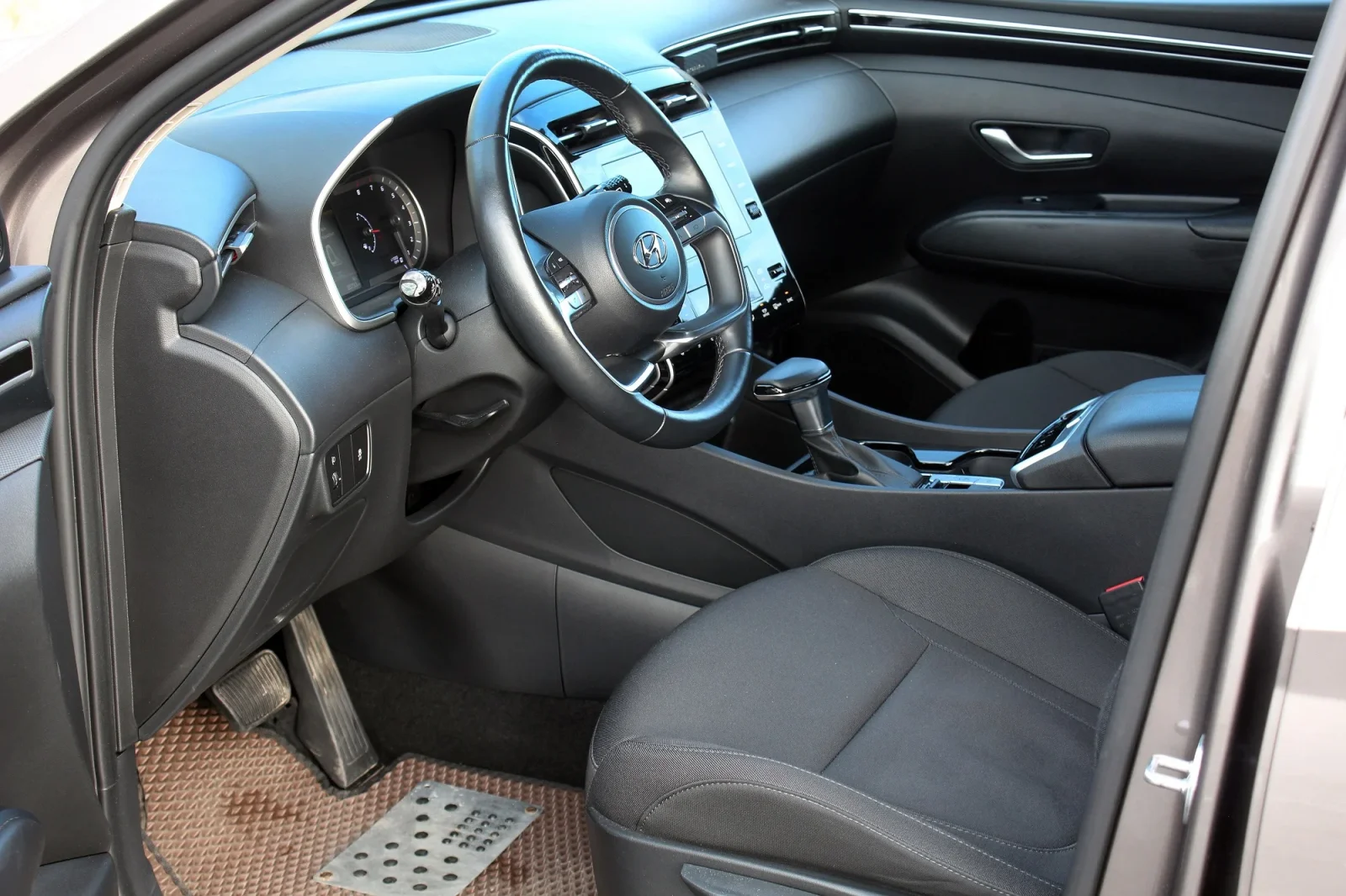 Alquiler Hyundai Tucson  Gris 2023 en Dubái - 4 