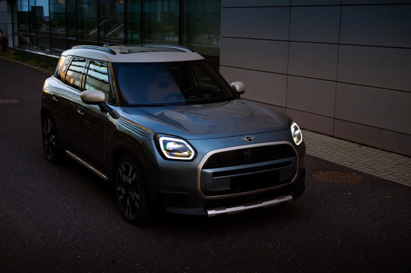 Loyer Mini Countryman E Gris 2025 en Dubai