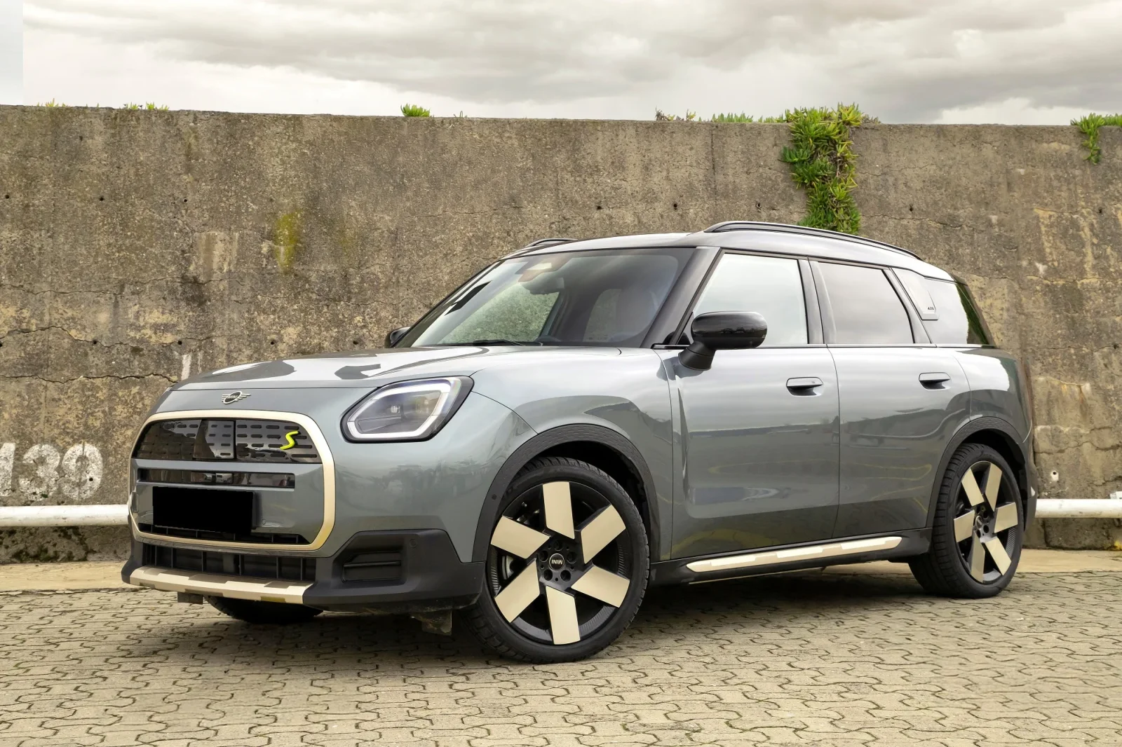 Miete Mini Countryman S Grau 2024 in der Dubai - 6 