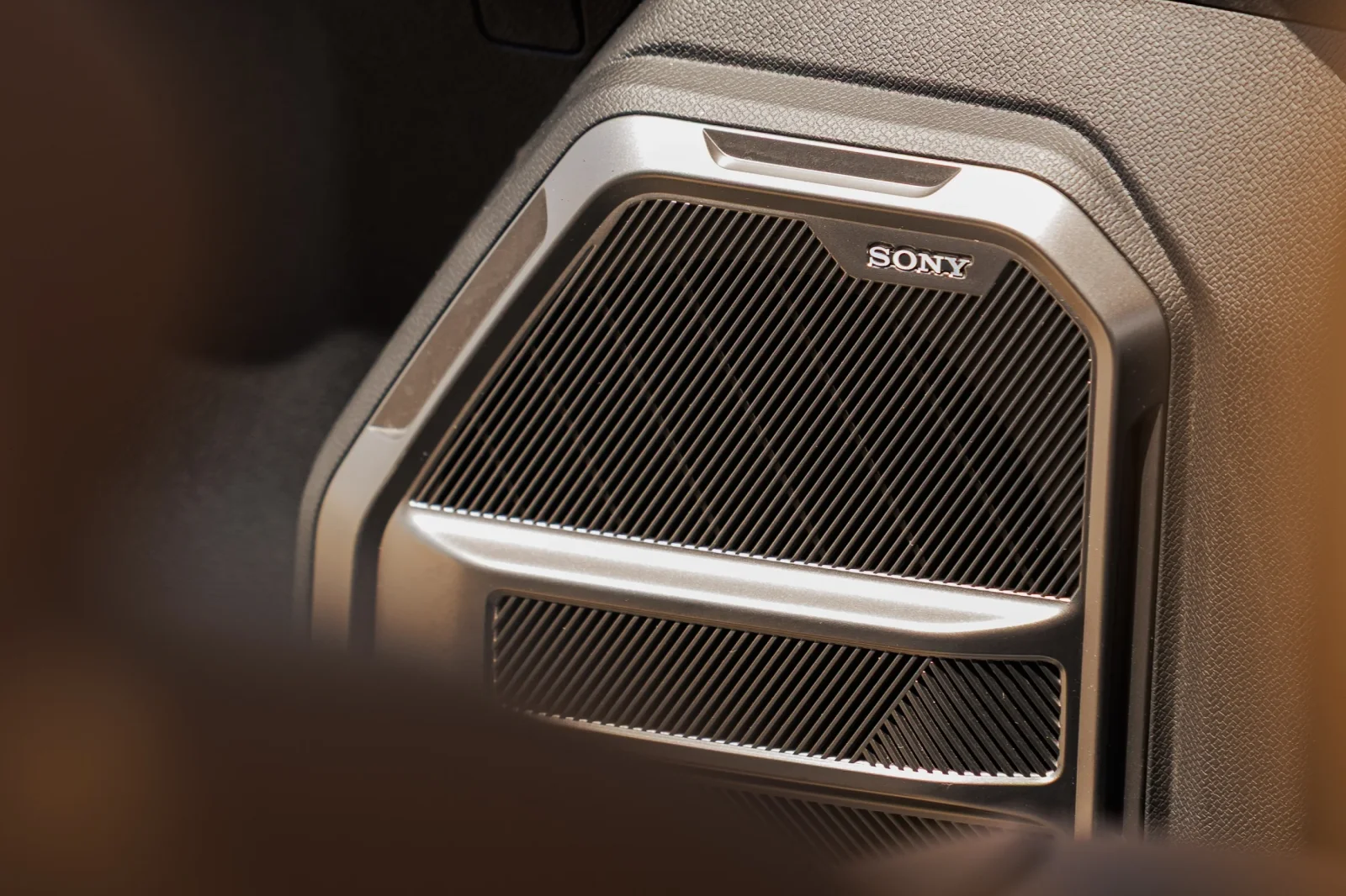 Miete Jetour T2  Schwarz 2024 in der Dubai - 12 