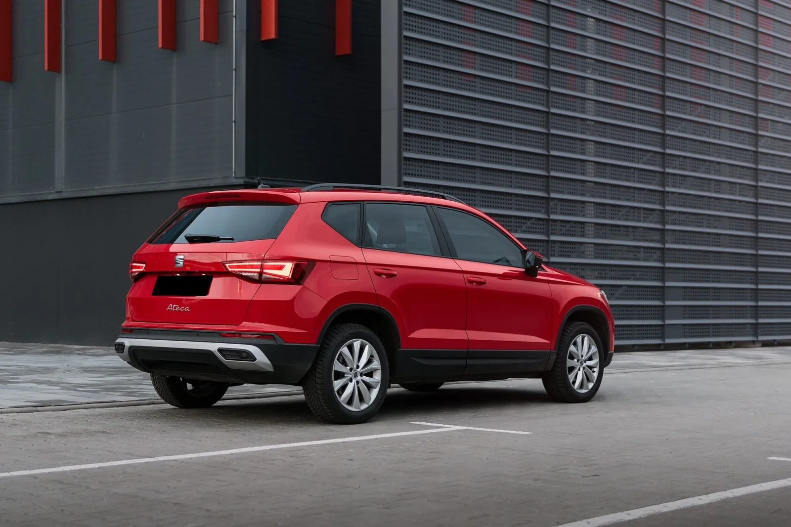 Аренда SEAT Ateca  Красный 2021 в Дубае - 4 