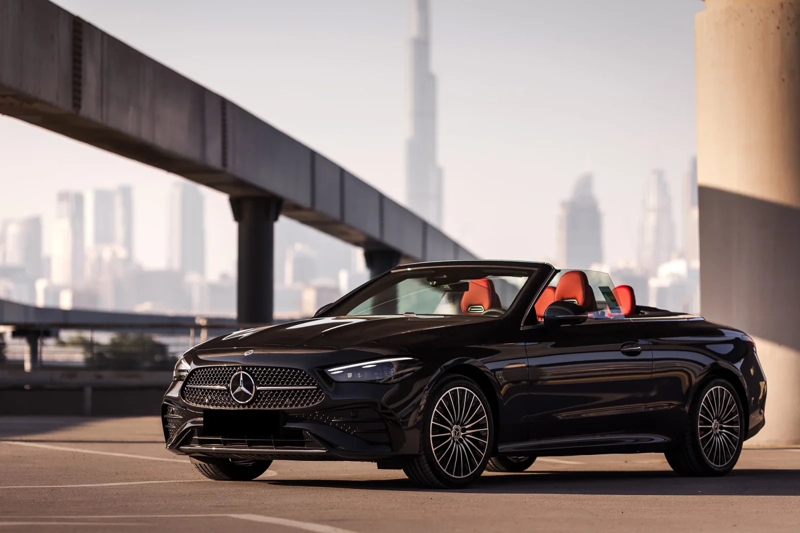 Huren Mercedes-Benz CLE-Class 200 Zwart 2024 in Dubai - 6 