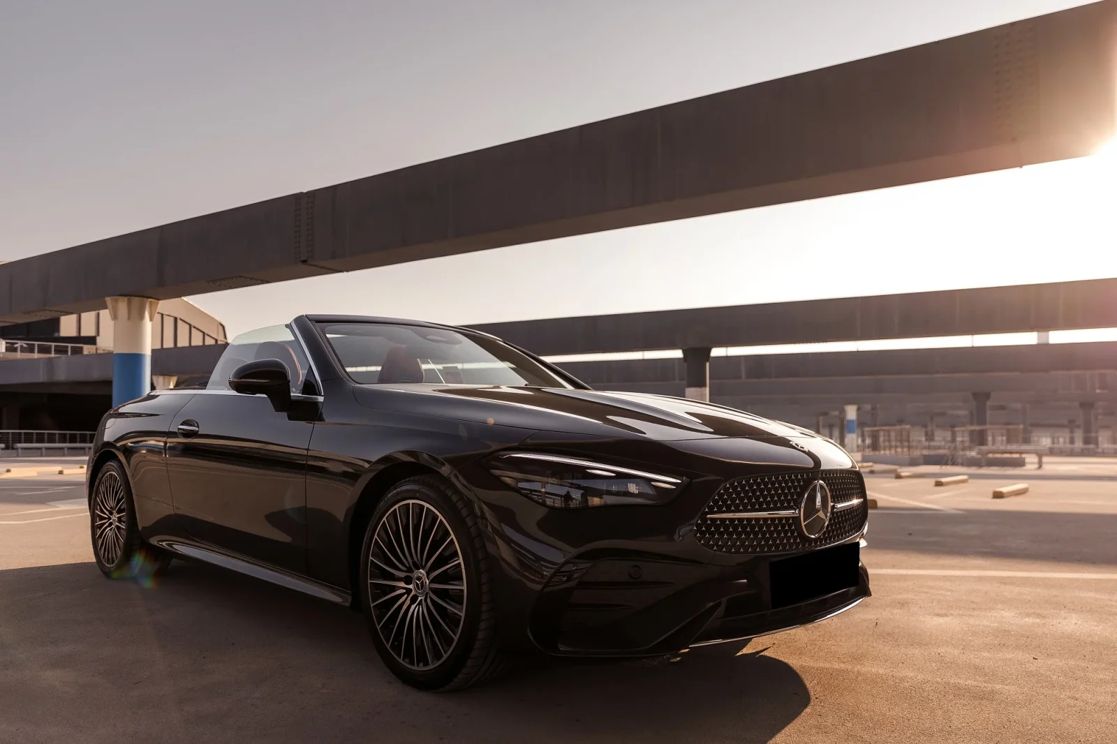 Huren Mercedes-Benz CLE-Class 200 Zwart 2024 in Dubai - 5 