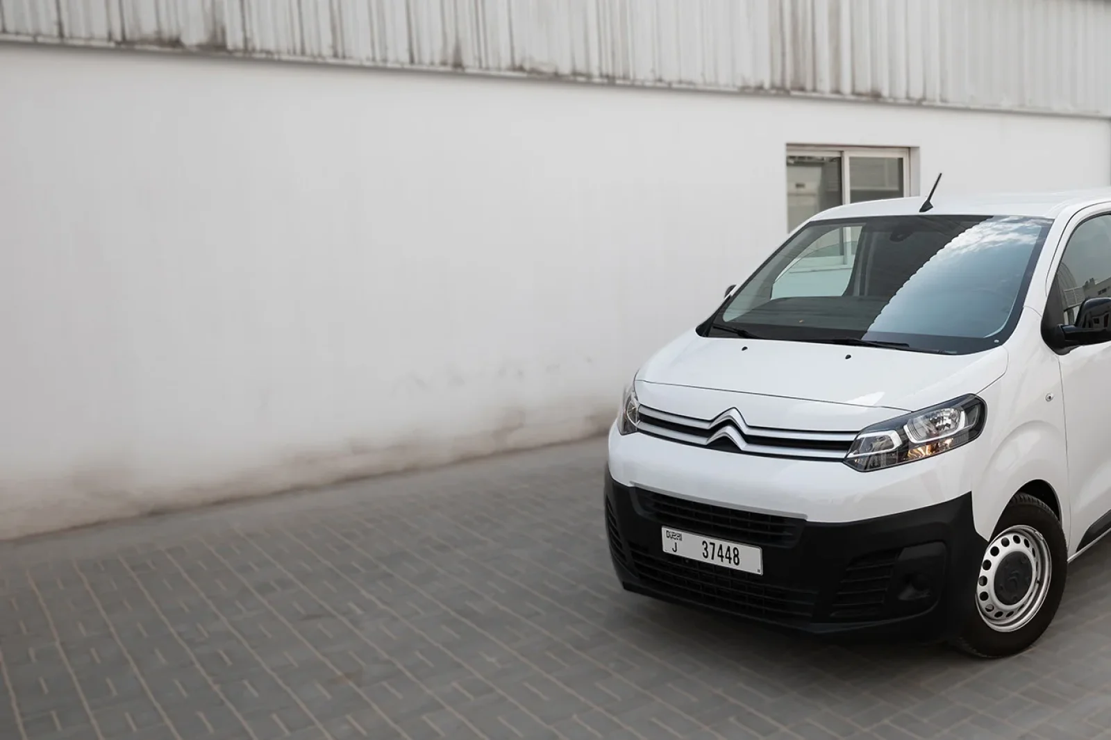 Loyer Citroen Jumpy  Blanc 2024 en Dubai - 13 