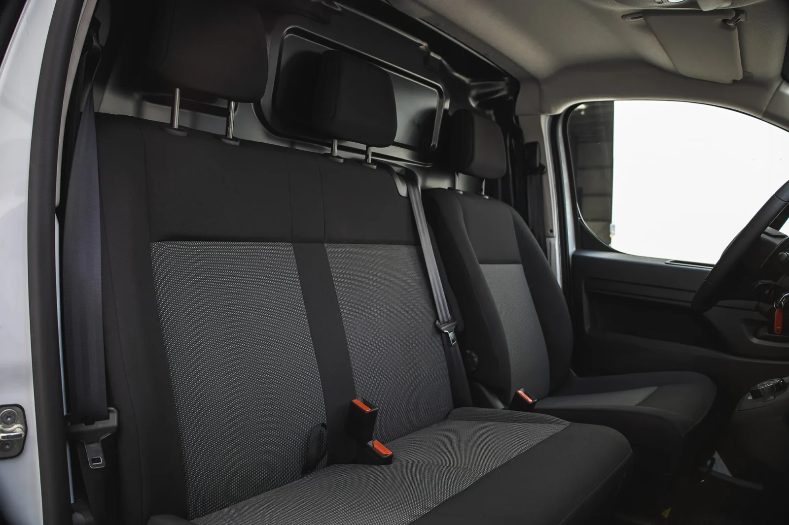 Loyer Citroen Jumpy  Blanc 2024 en Dubai - 4 