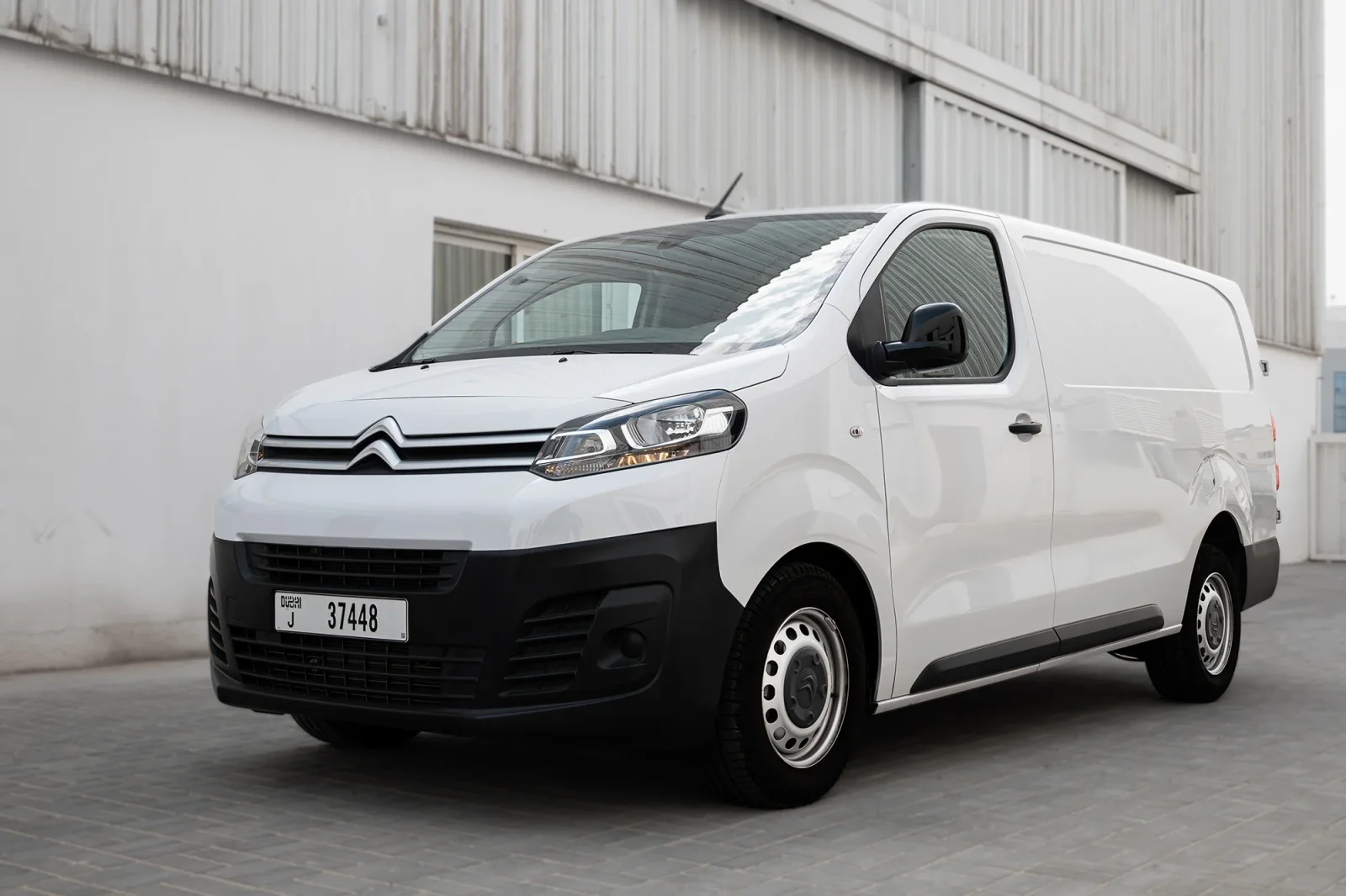 Loyer Citroen Jumpy  Blanc 2024 en Dubai - 11 