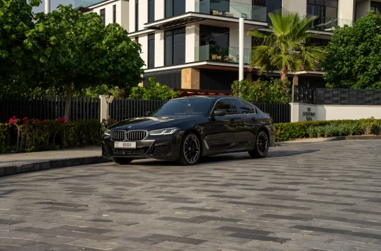 BMW 5-Series 520 Schwarz 2023