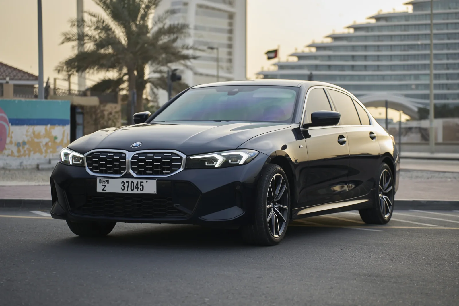 Affitto BMW 3-Series 330 Nero 2023 in Dubai