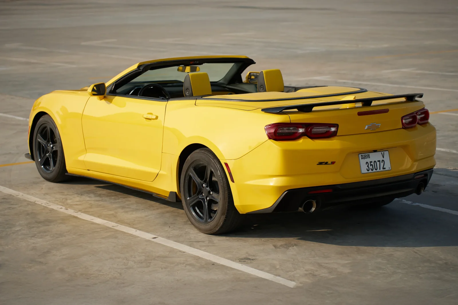 Kiralık Chevrolet Camaro  Sarı 2023 içinde Dubai - 6 